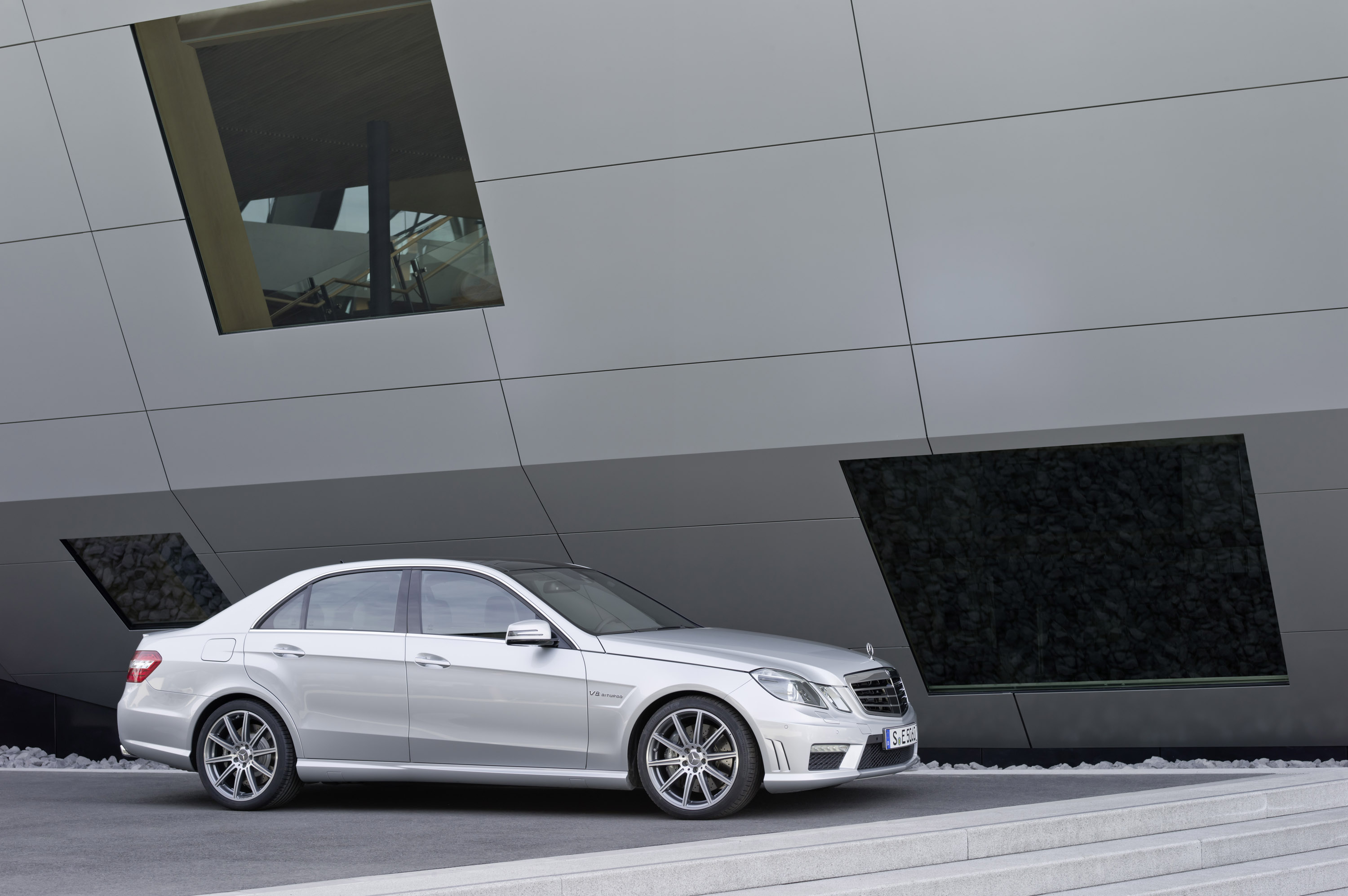 Mercedes-Benz E63 AMG photo #18