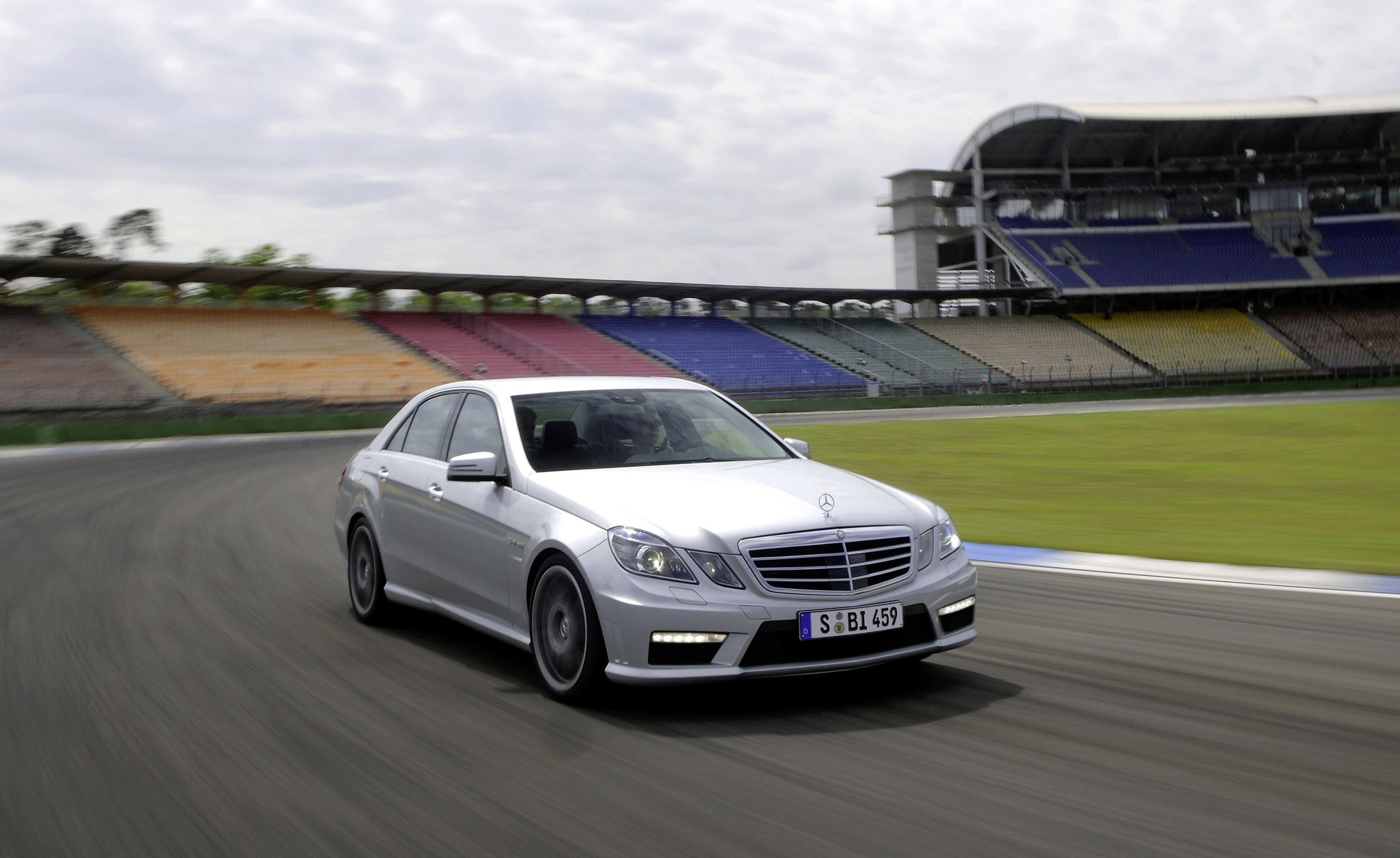 Mercedes-Benz E63 AMG photo #22