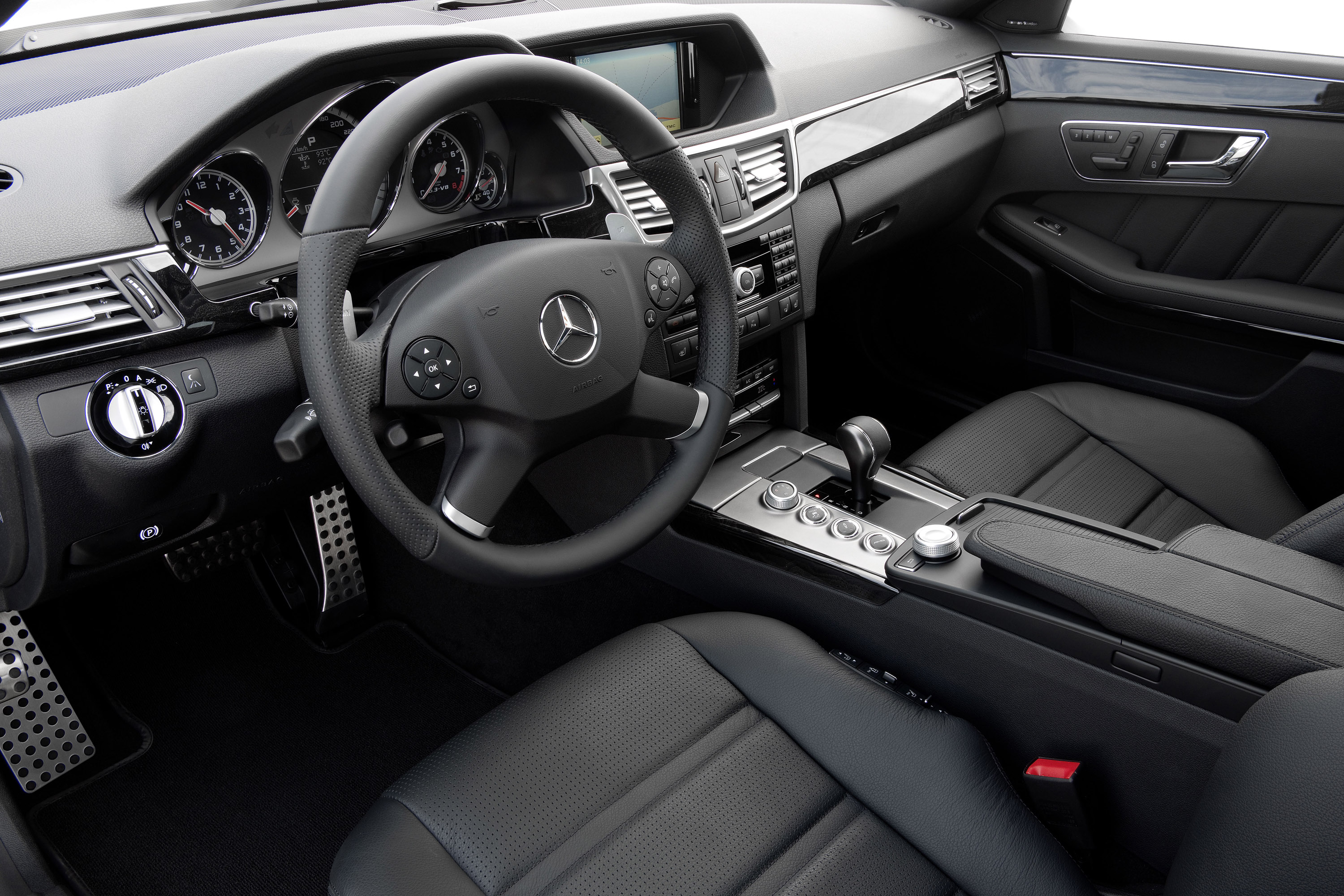 Mercedes-Benz E63 AMG photo #29