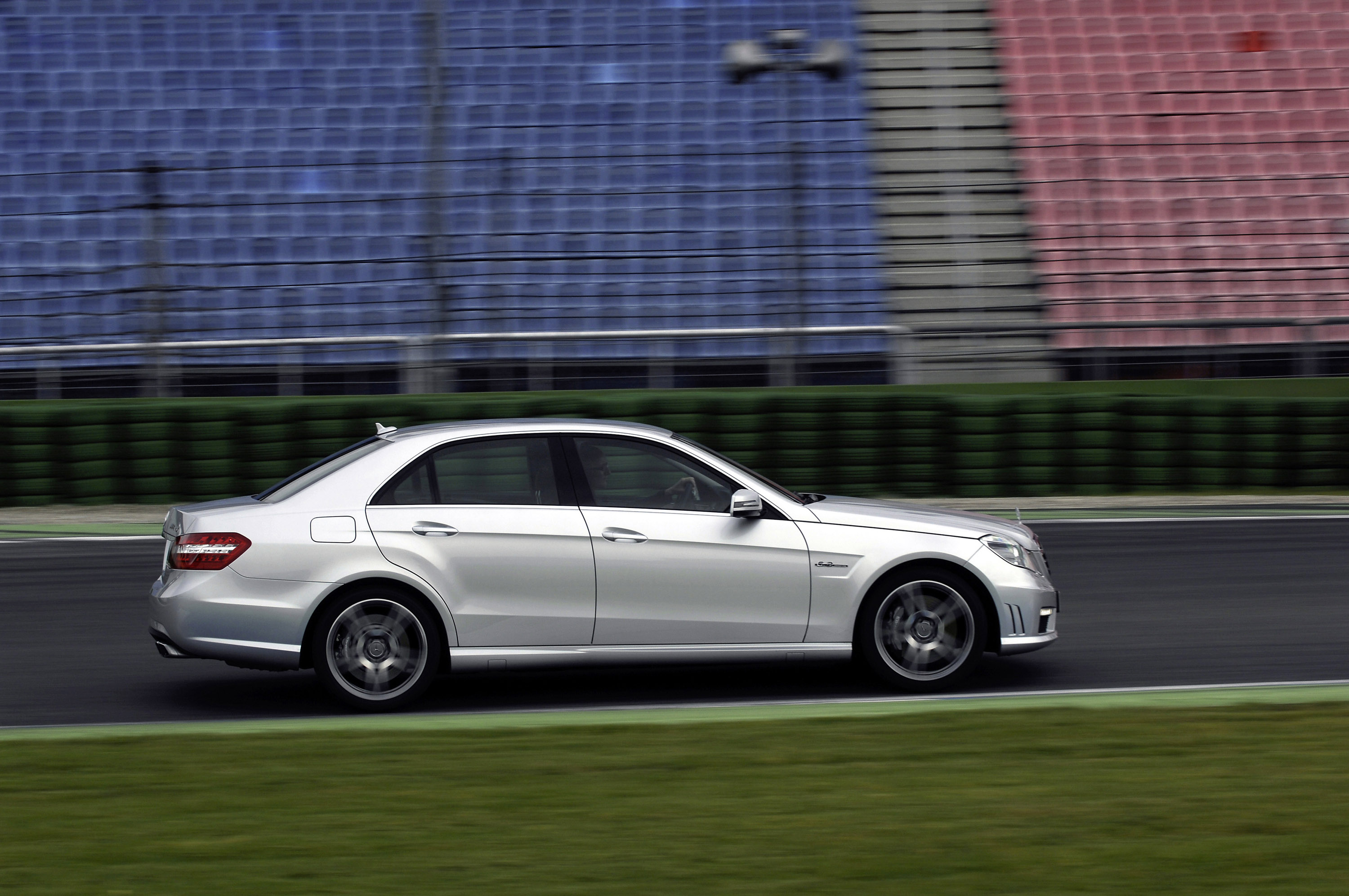 Mercedes-Benz E63 AMG photo #50