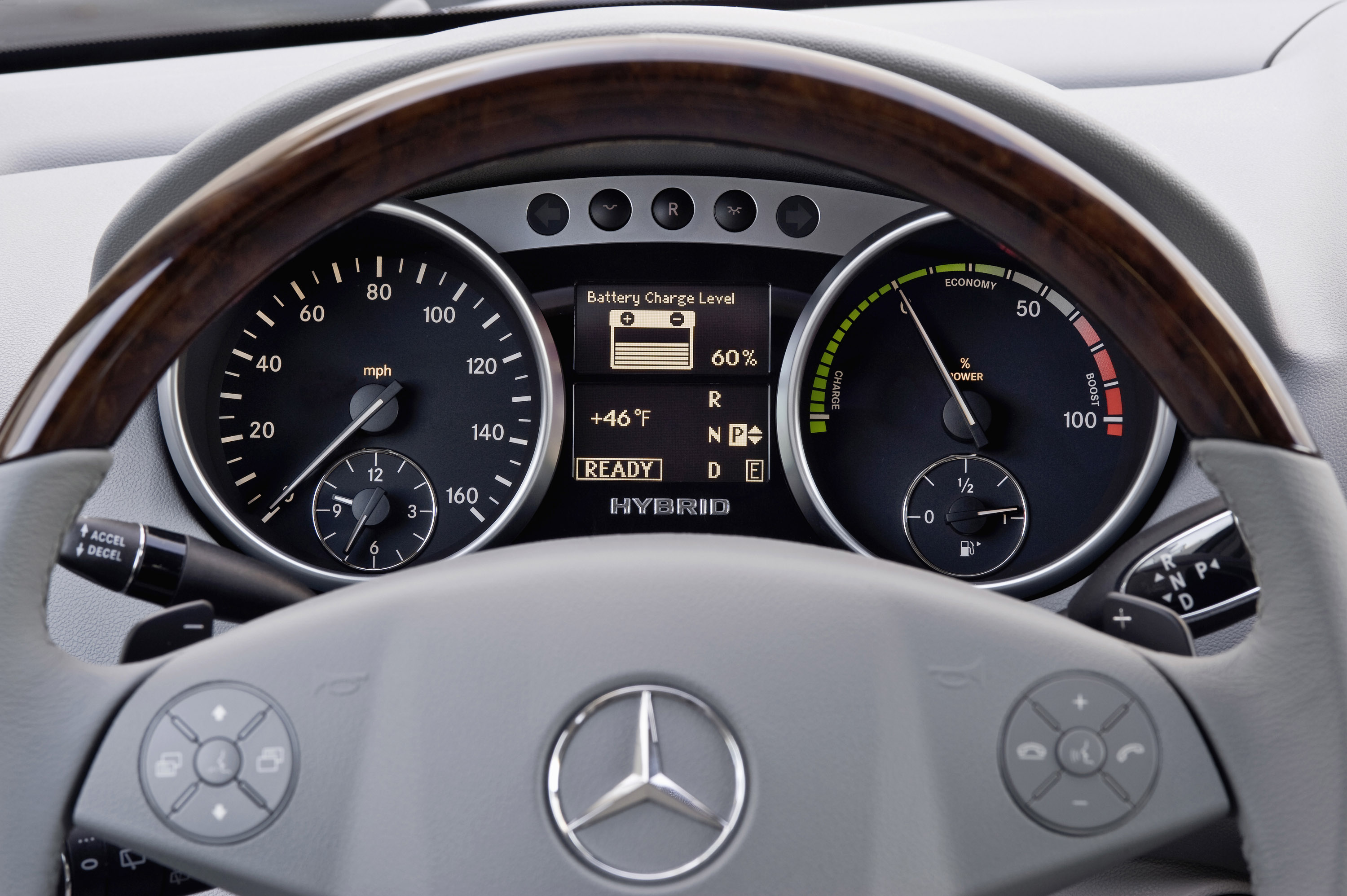 Mercedes-Benz ML450 Hybrid photo #16