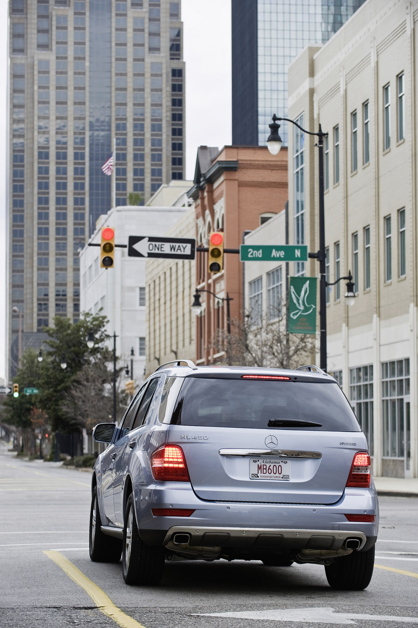 Mercedes-Benz ML450 Hybrid photo #34