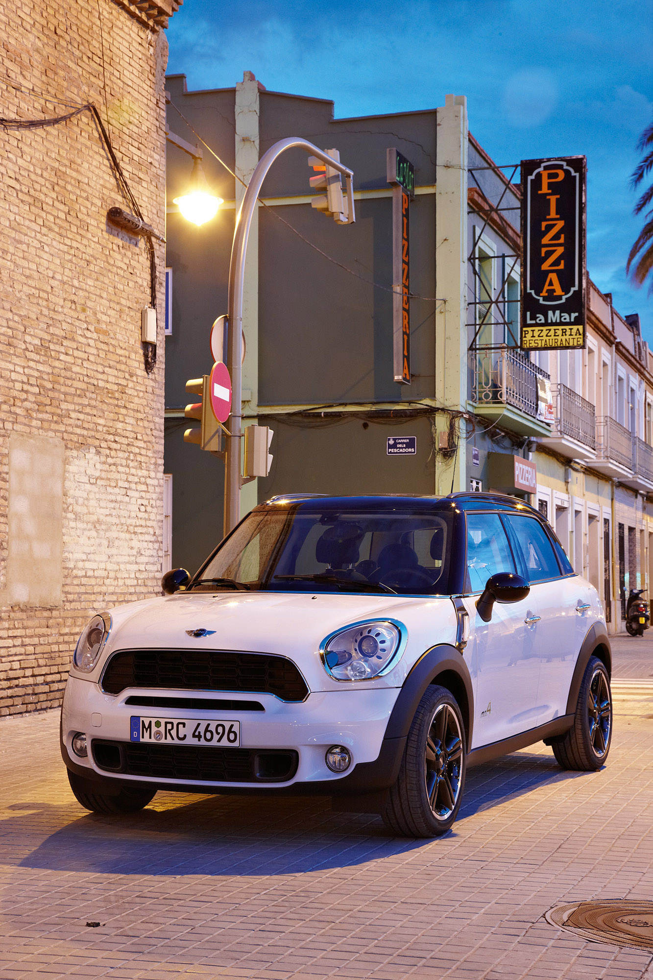 MINI Countryman photo #16