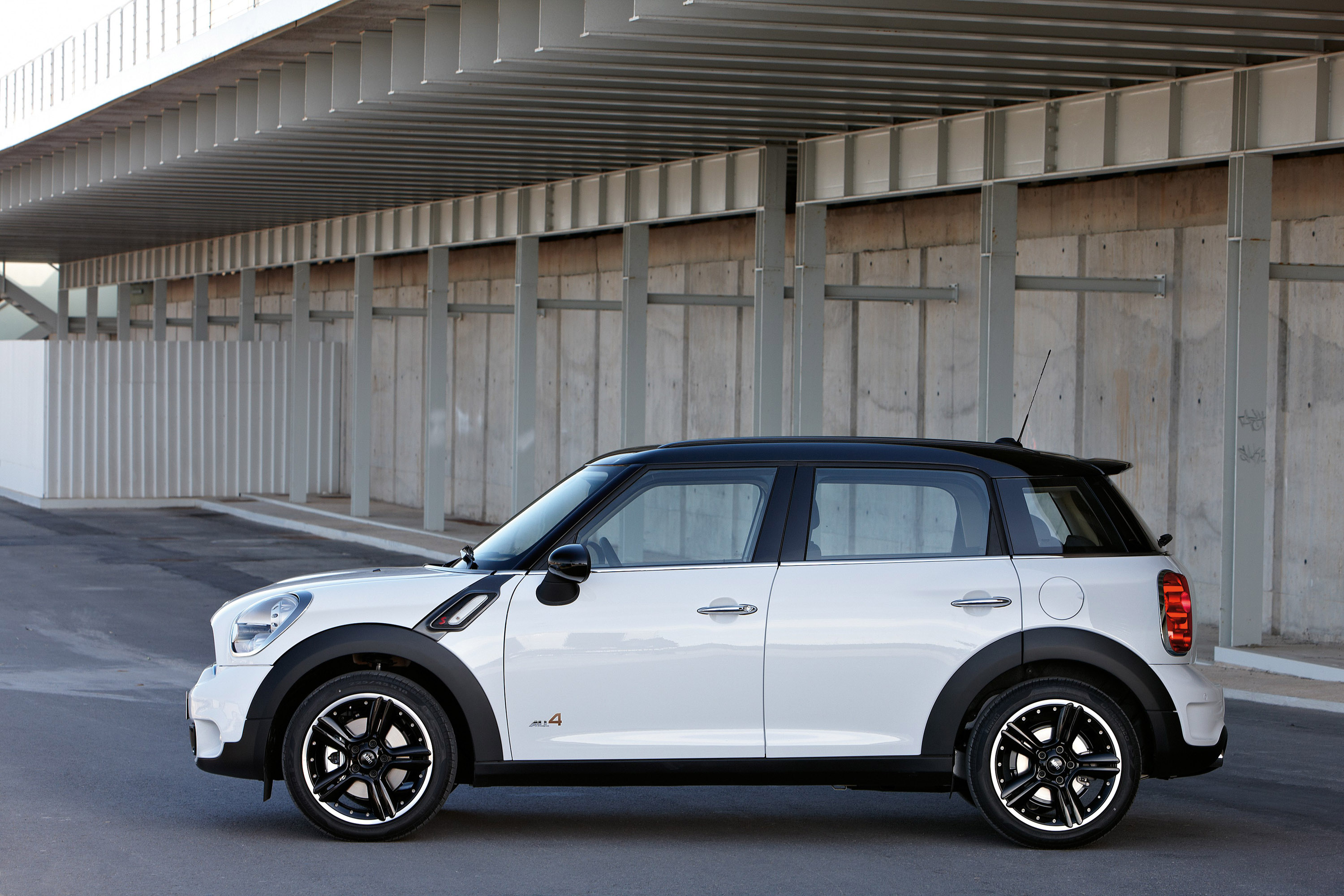 MINI Countryman photo #24