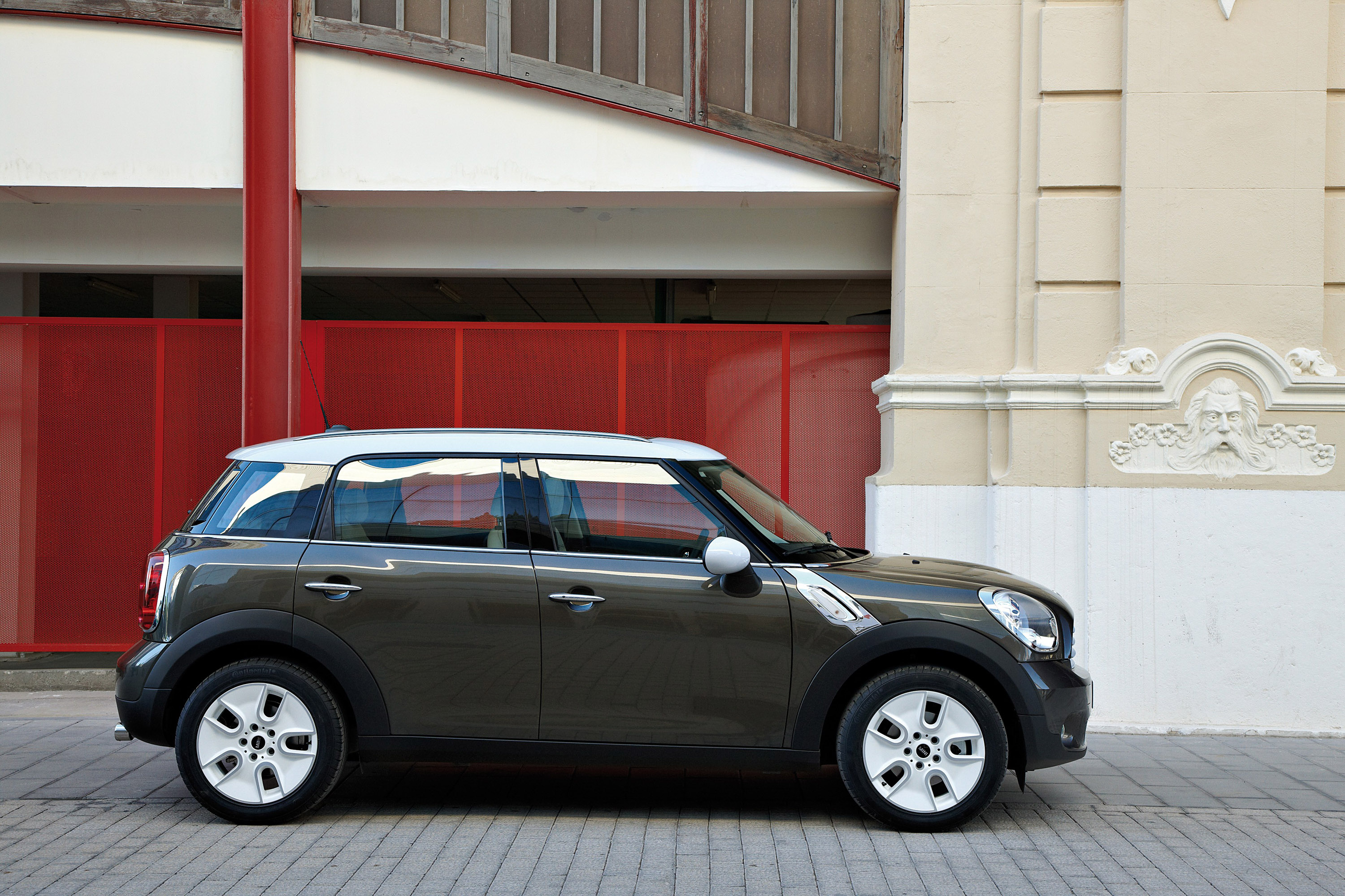 MINI Countryman photo #27