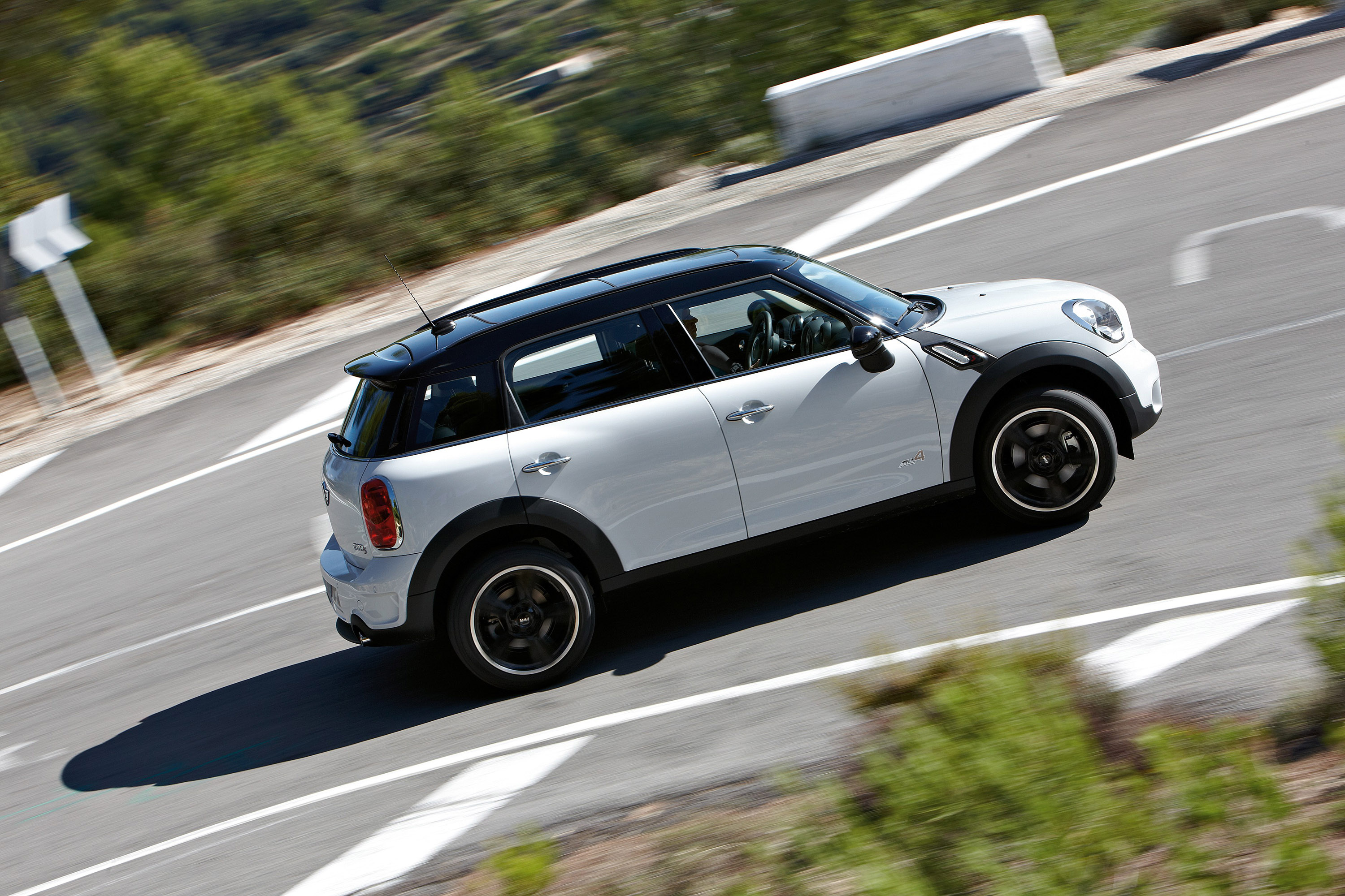 MINI Countryman photo #28