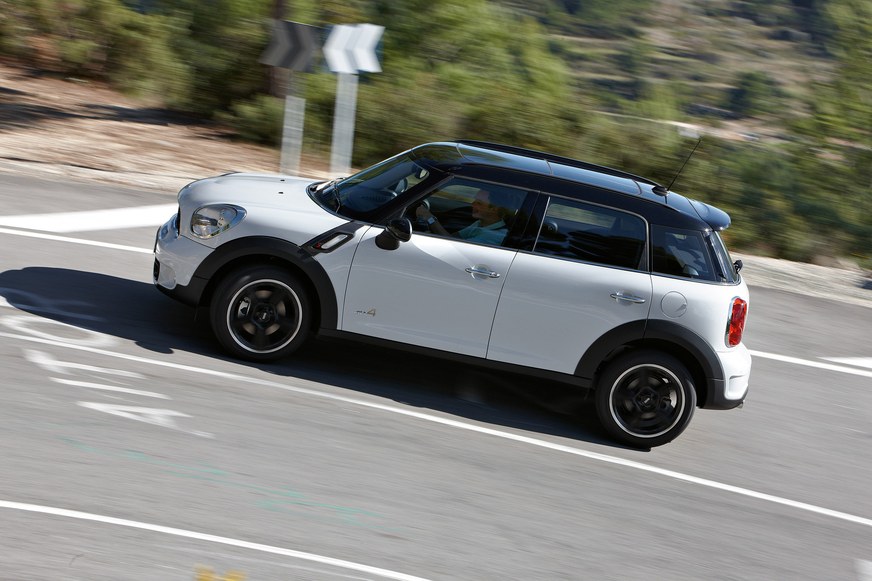 MINI Countryman photo #29