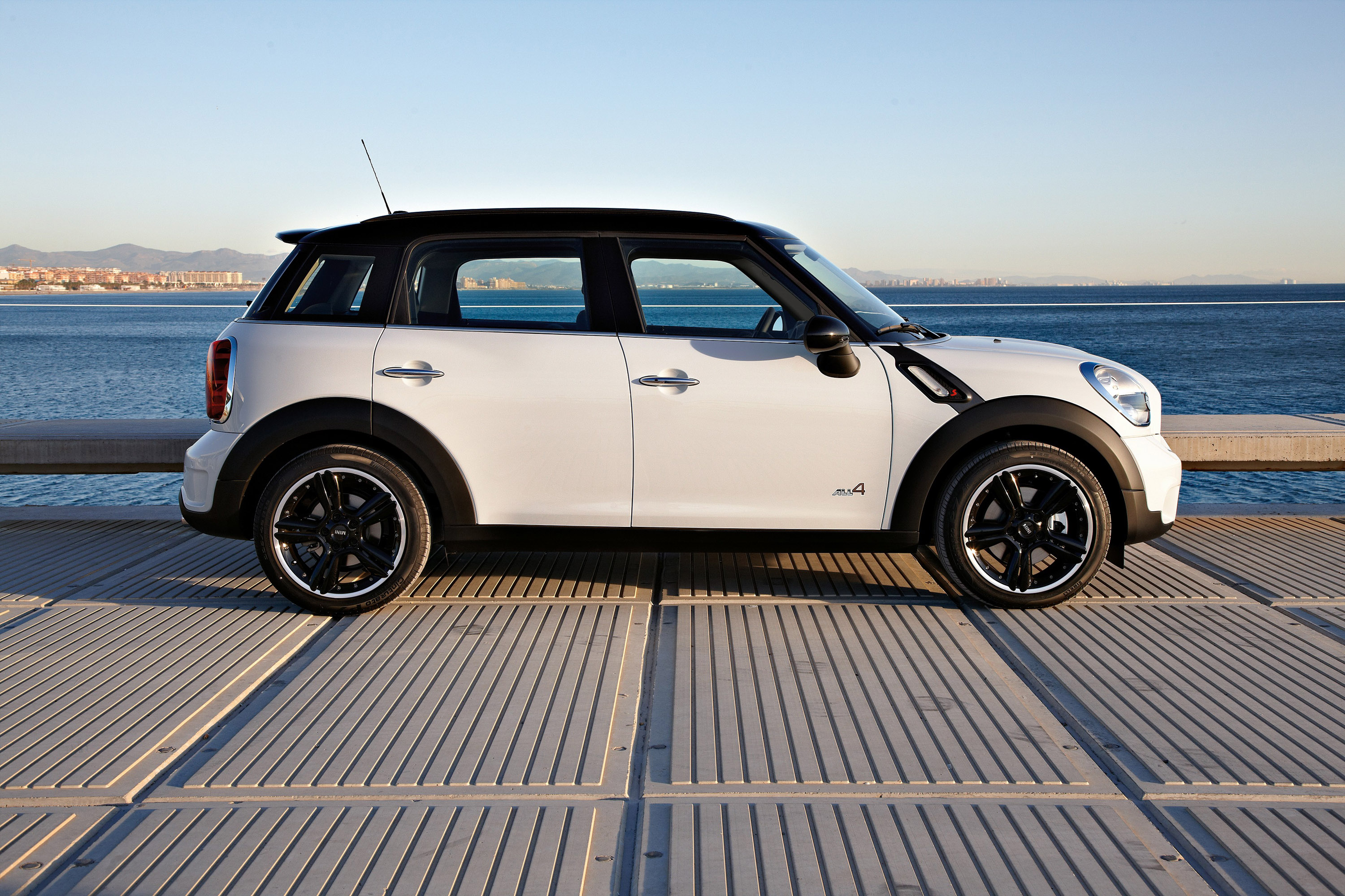 MINI Countryman photo #42