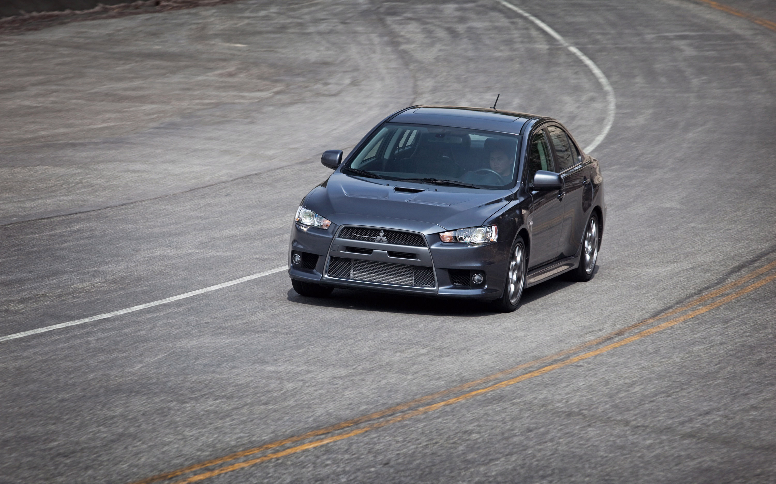 Mitsubishi Lancer Evolution photo #16