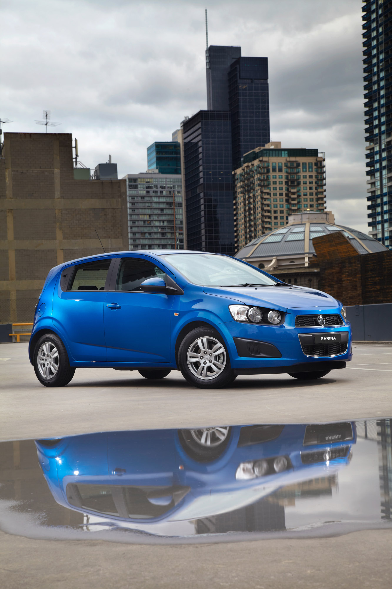 Holden Barina photo #19