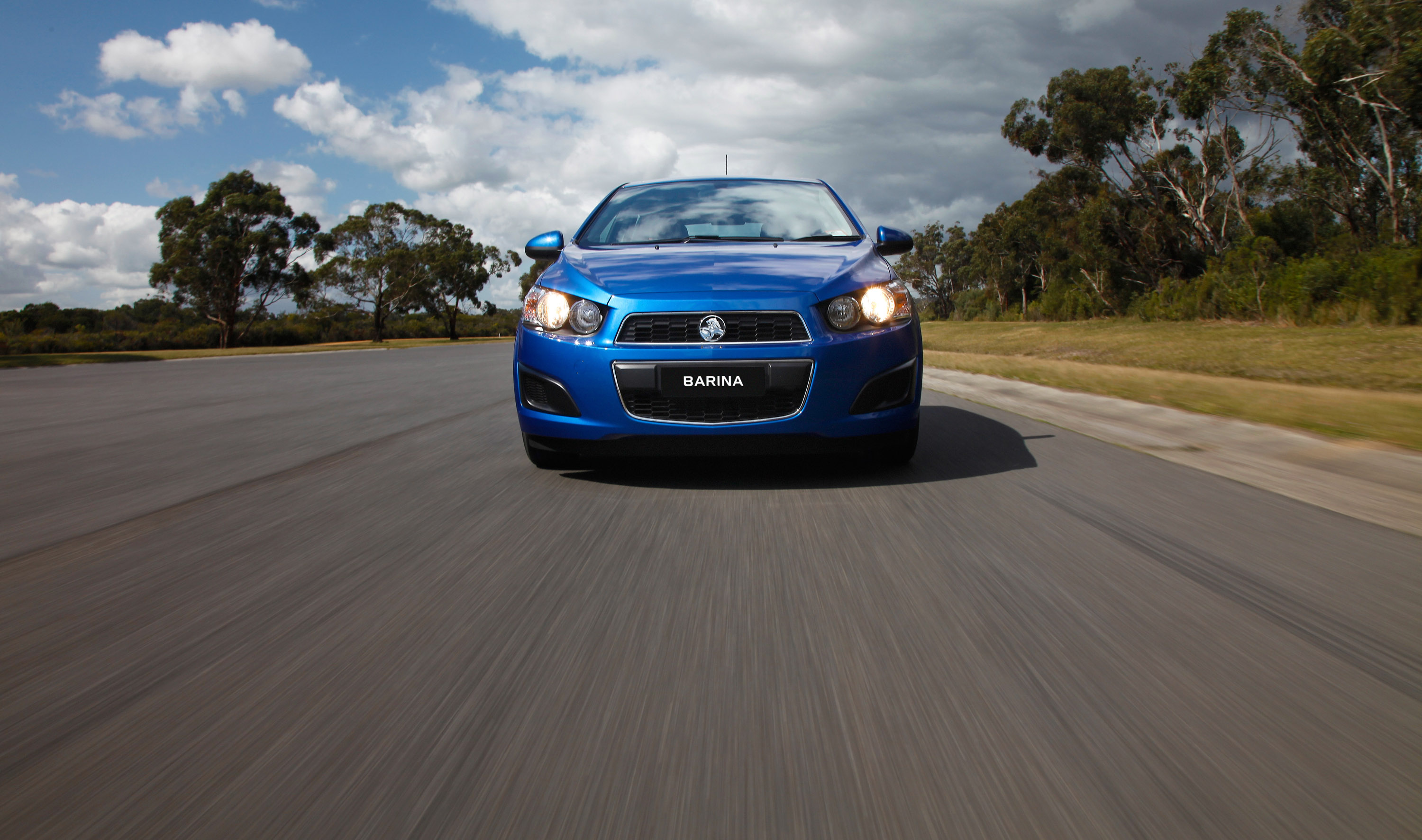 Holden Barina photo #24