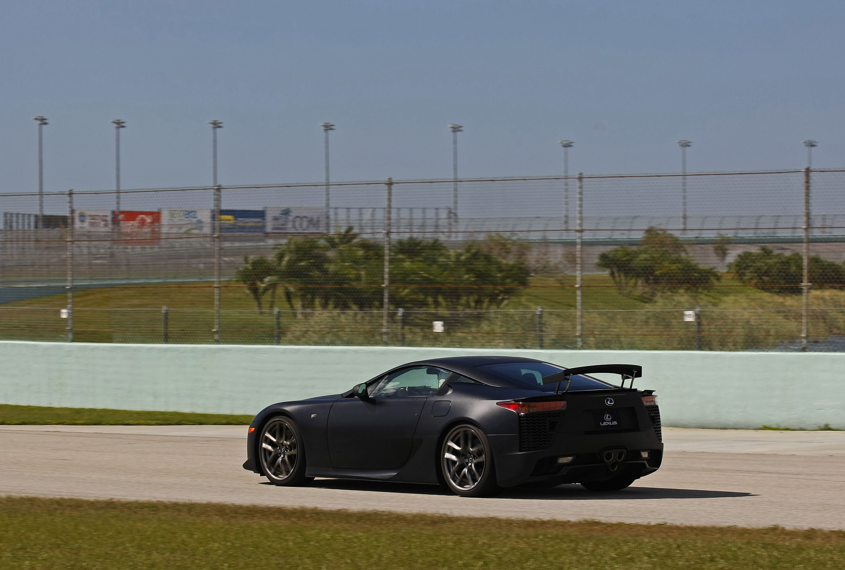 Lexus LFA photo #16