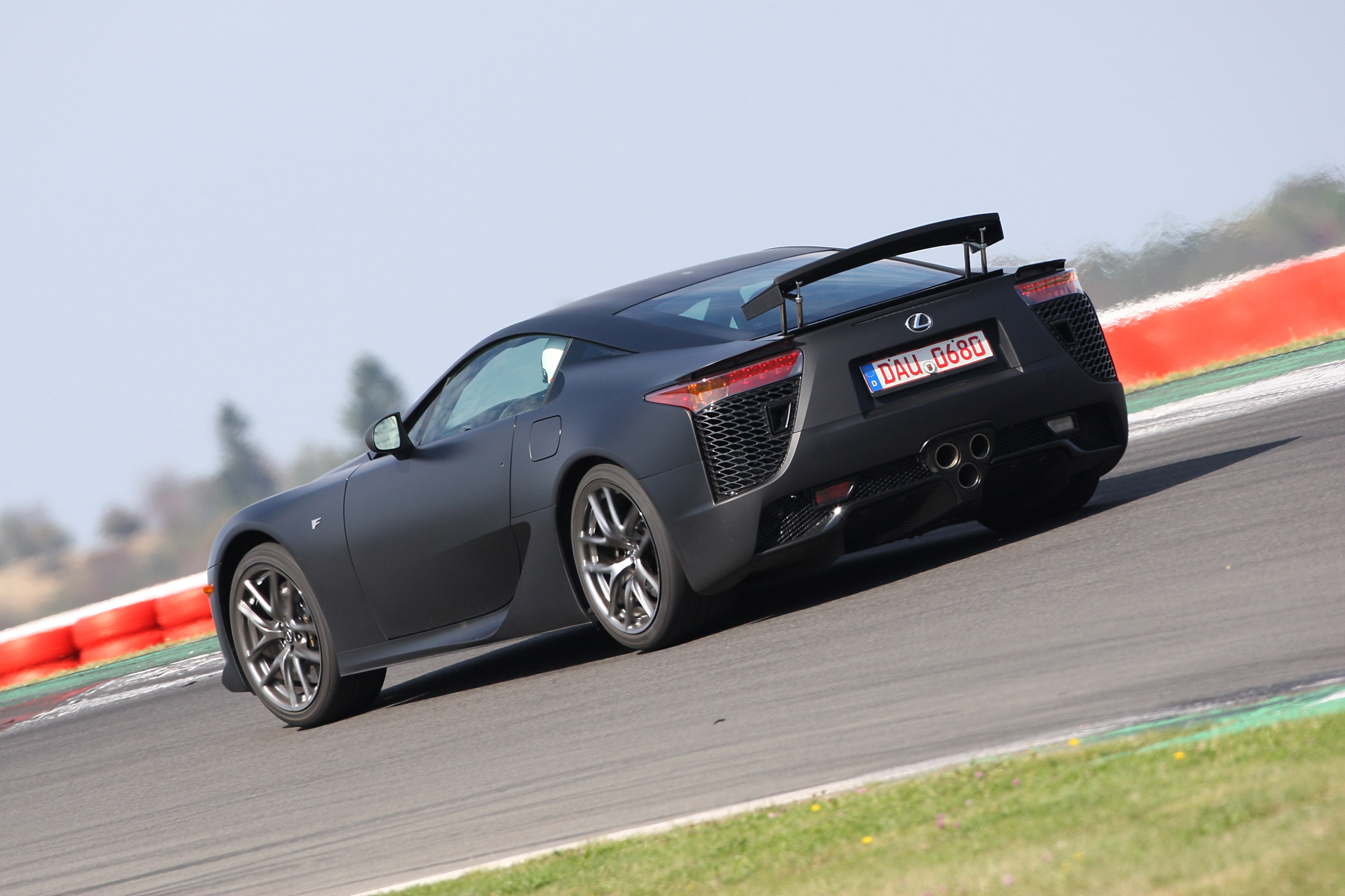 Lexus LFA photo #19