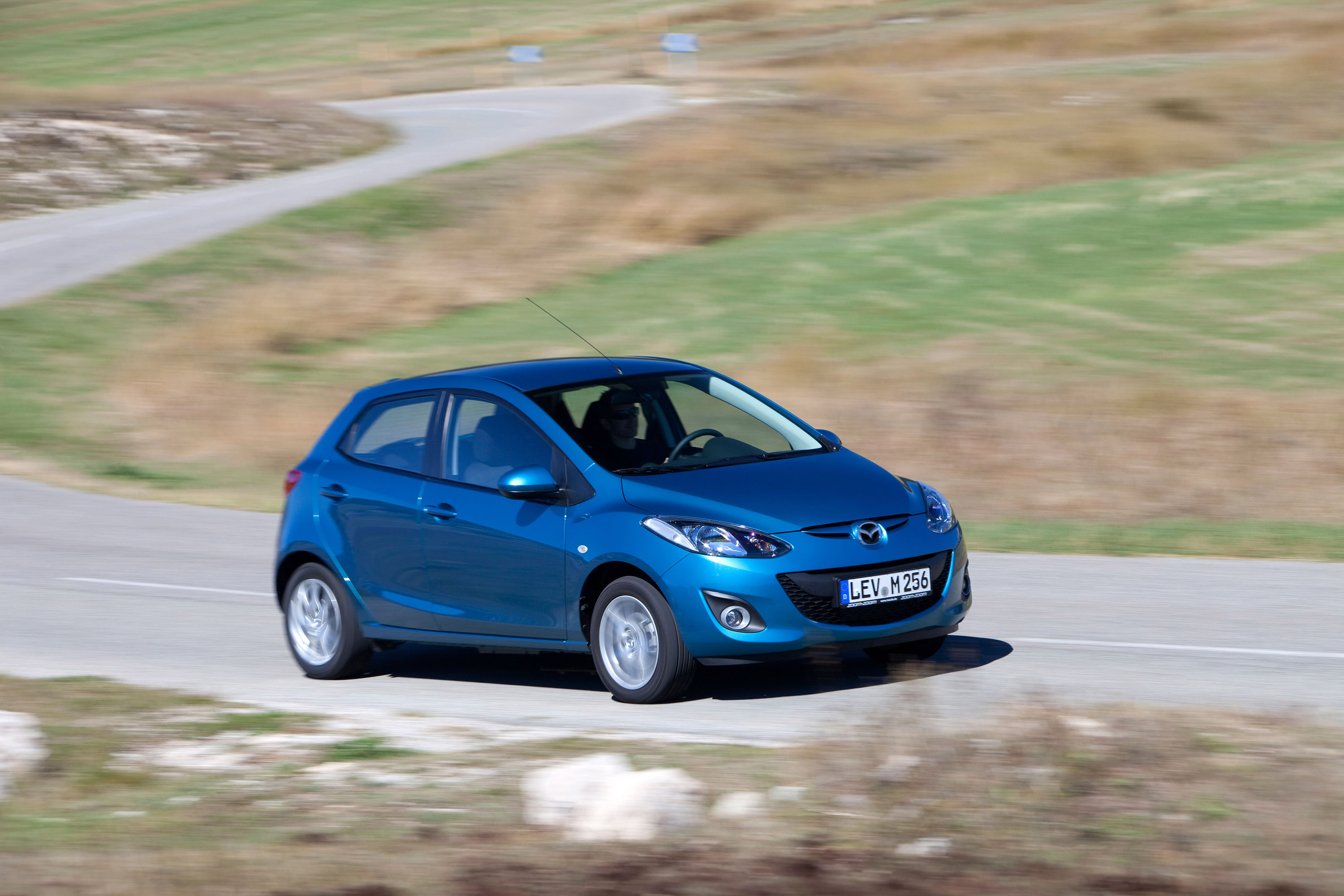 Mazda 2 photo #15