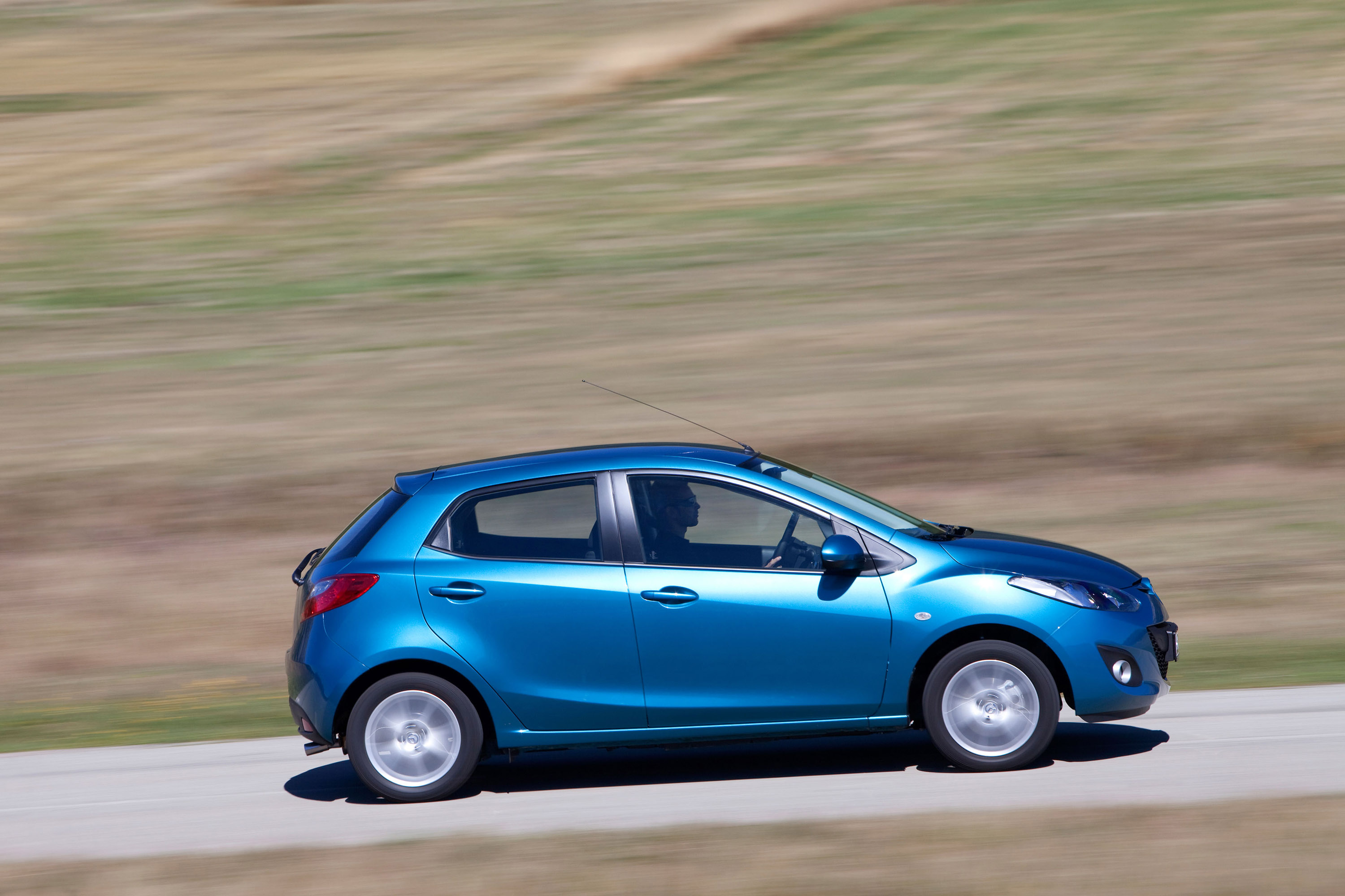 Mazda 2 photo #16