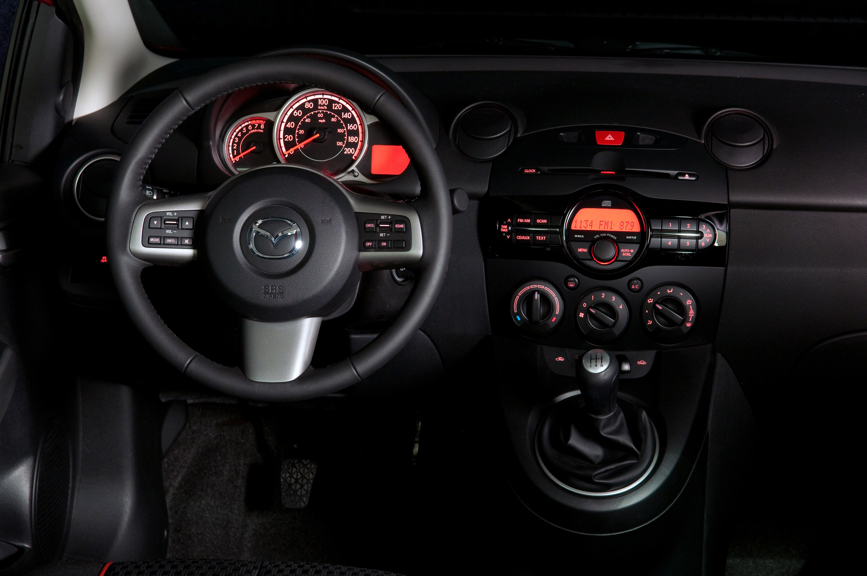 Mazda 2 photo #43