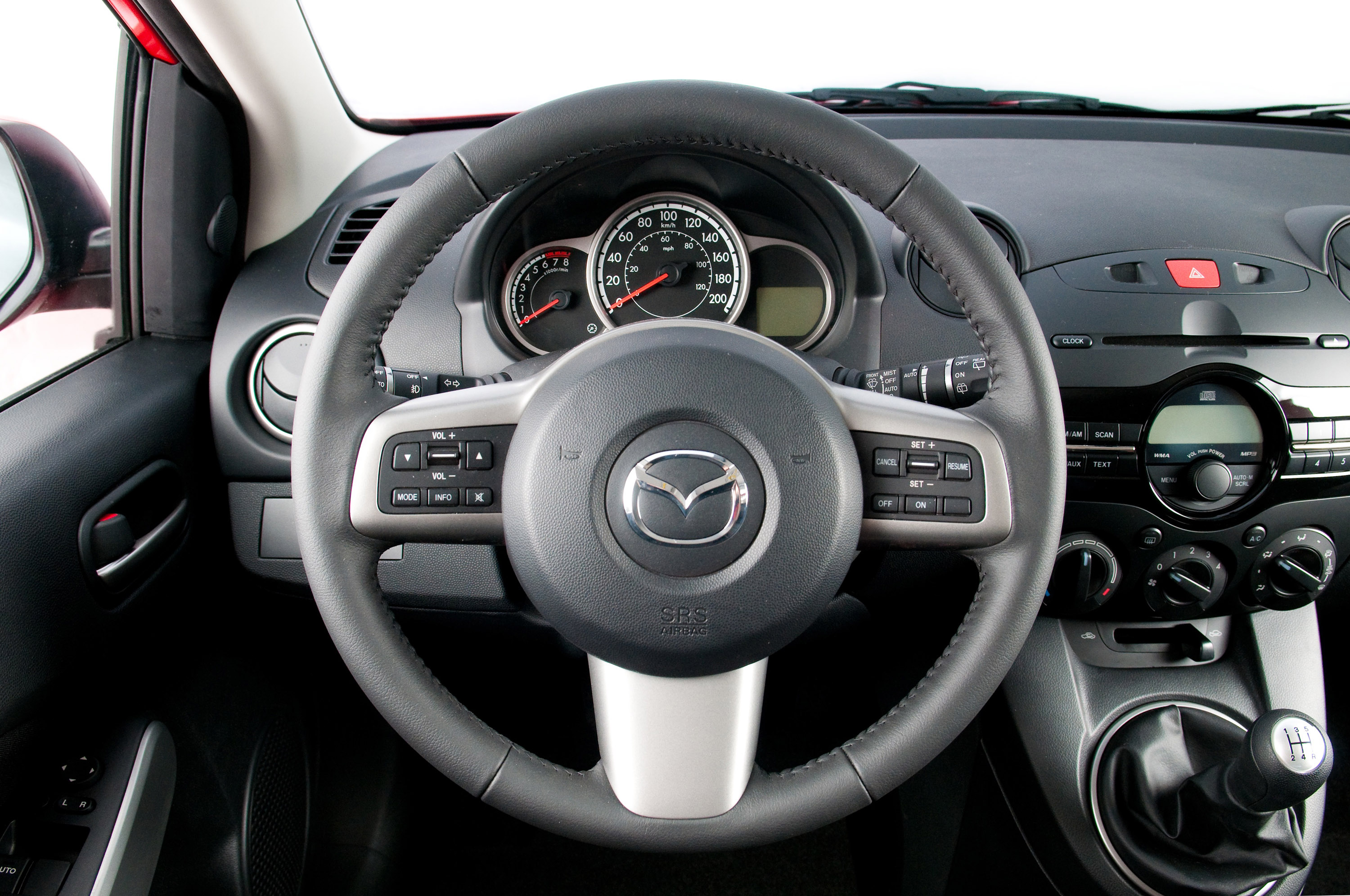 Mazda 2 photo #45