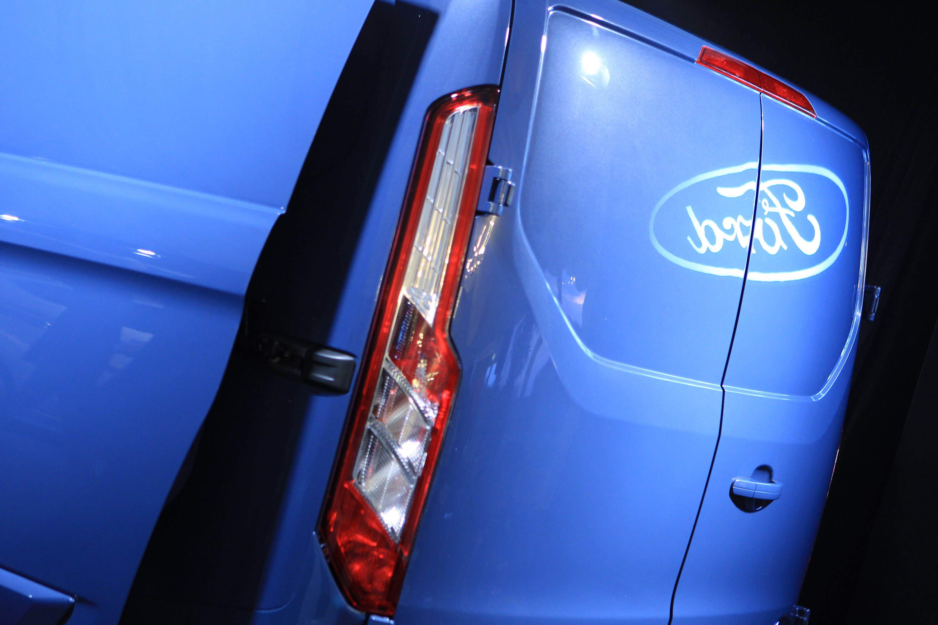 Ford Tourneo Custom photo #17