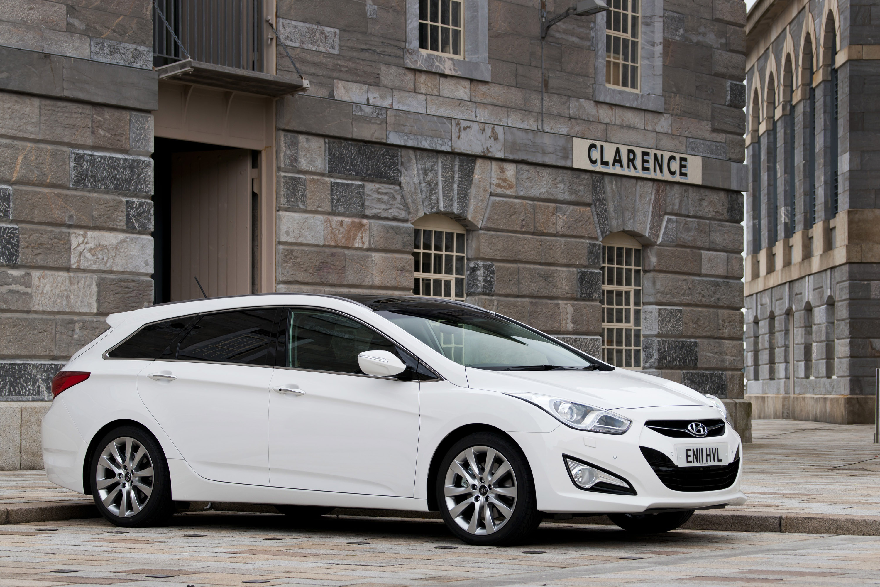 Hyundai i40 Tourer UK Version photo #19