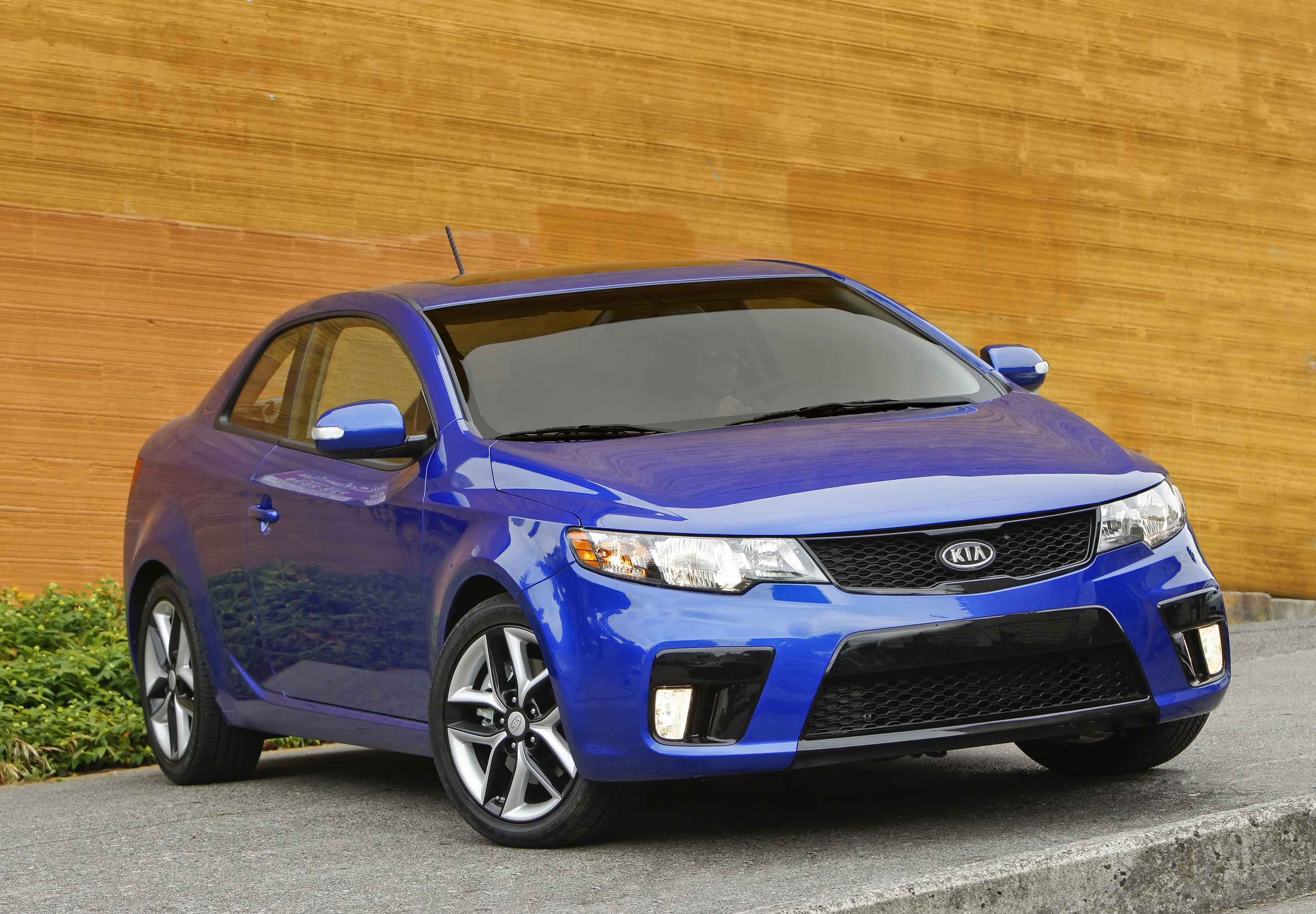 Kia Forte Koup photo #18