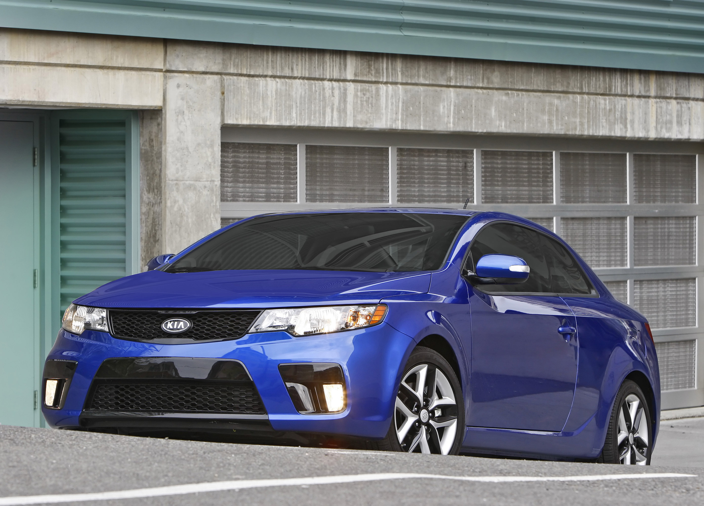 Kia Forte Koup photo #20