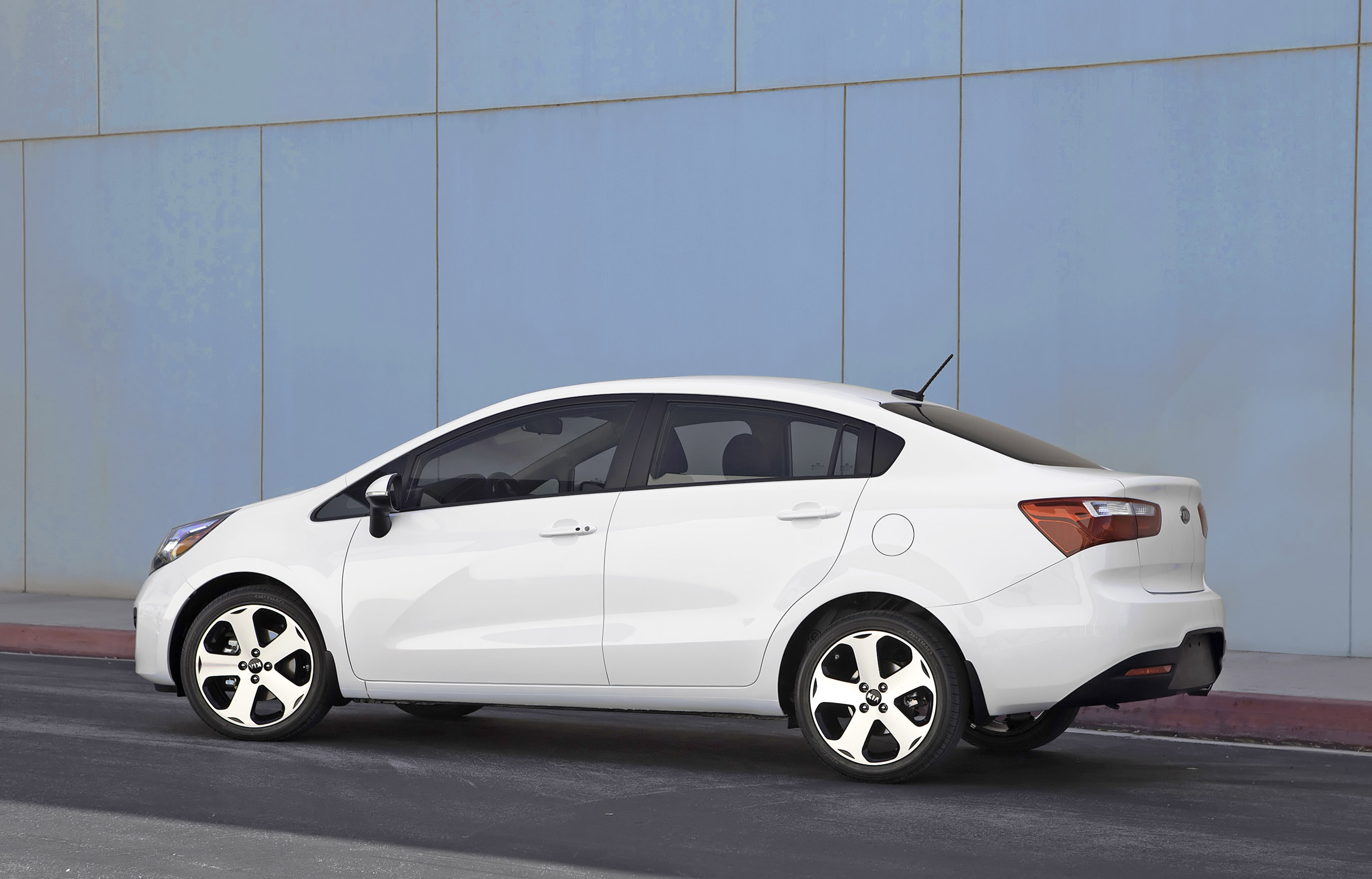 Kia Rio photo #18