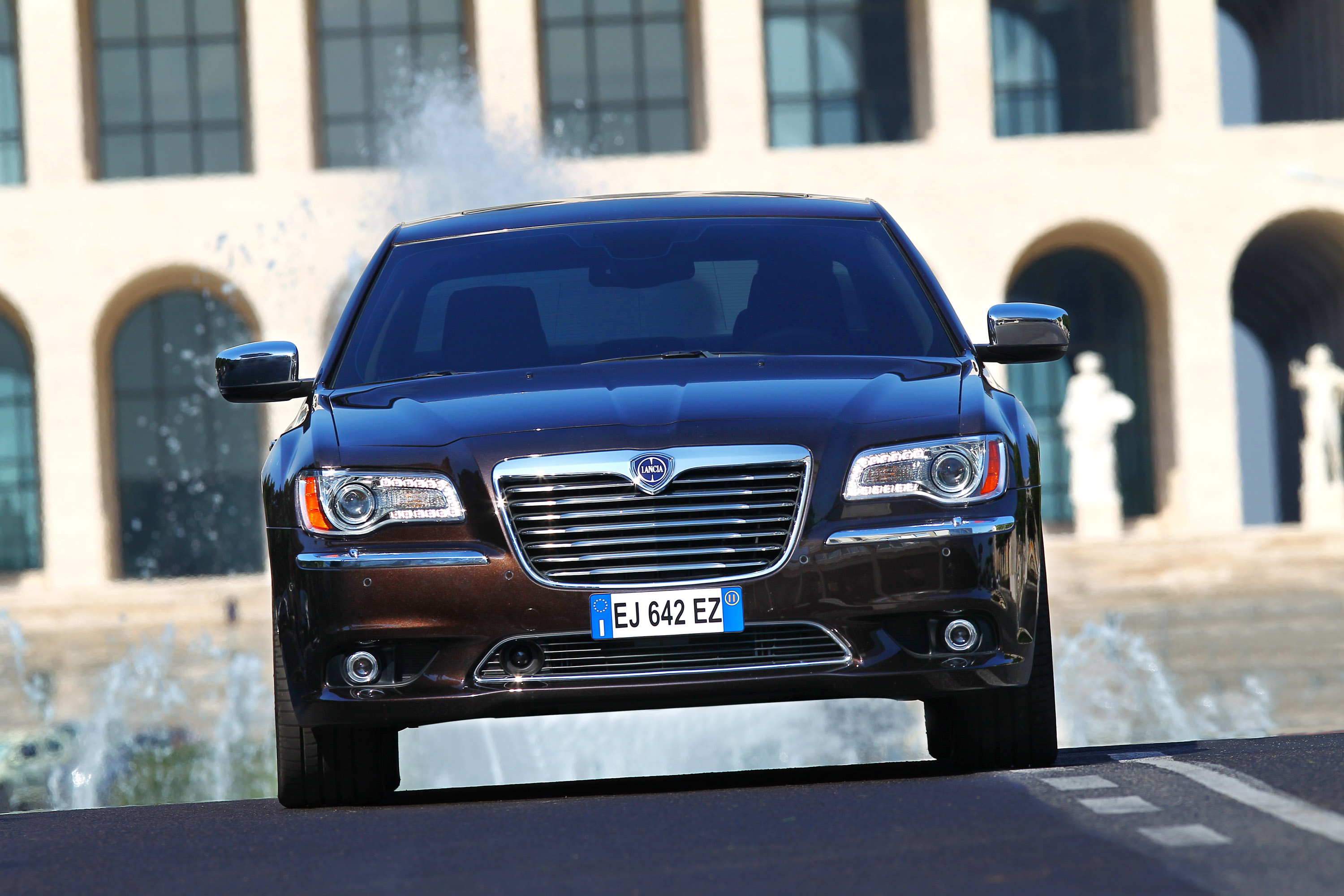 Lancia Thema photo #16