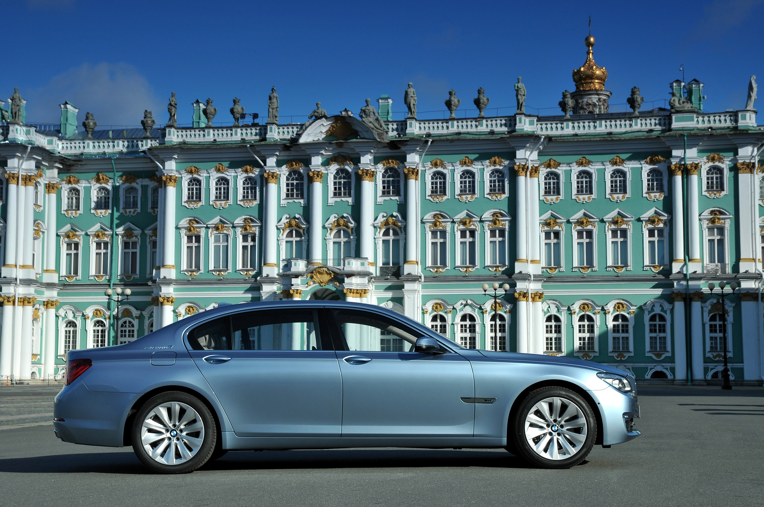 BMW ActiveHybrid 7 photo #16