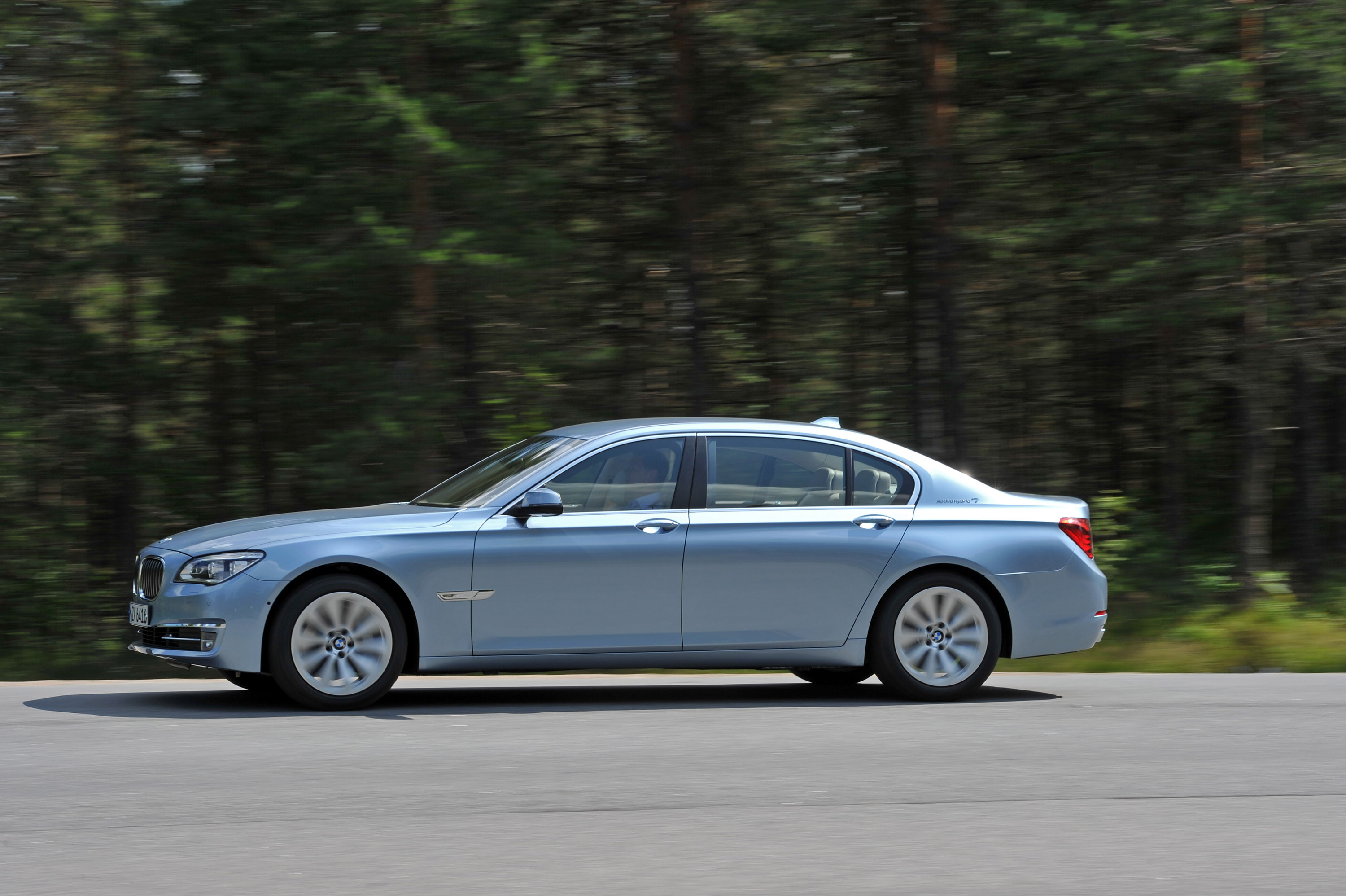 BMW ActiveHybrid 7 photo #18