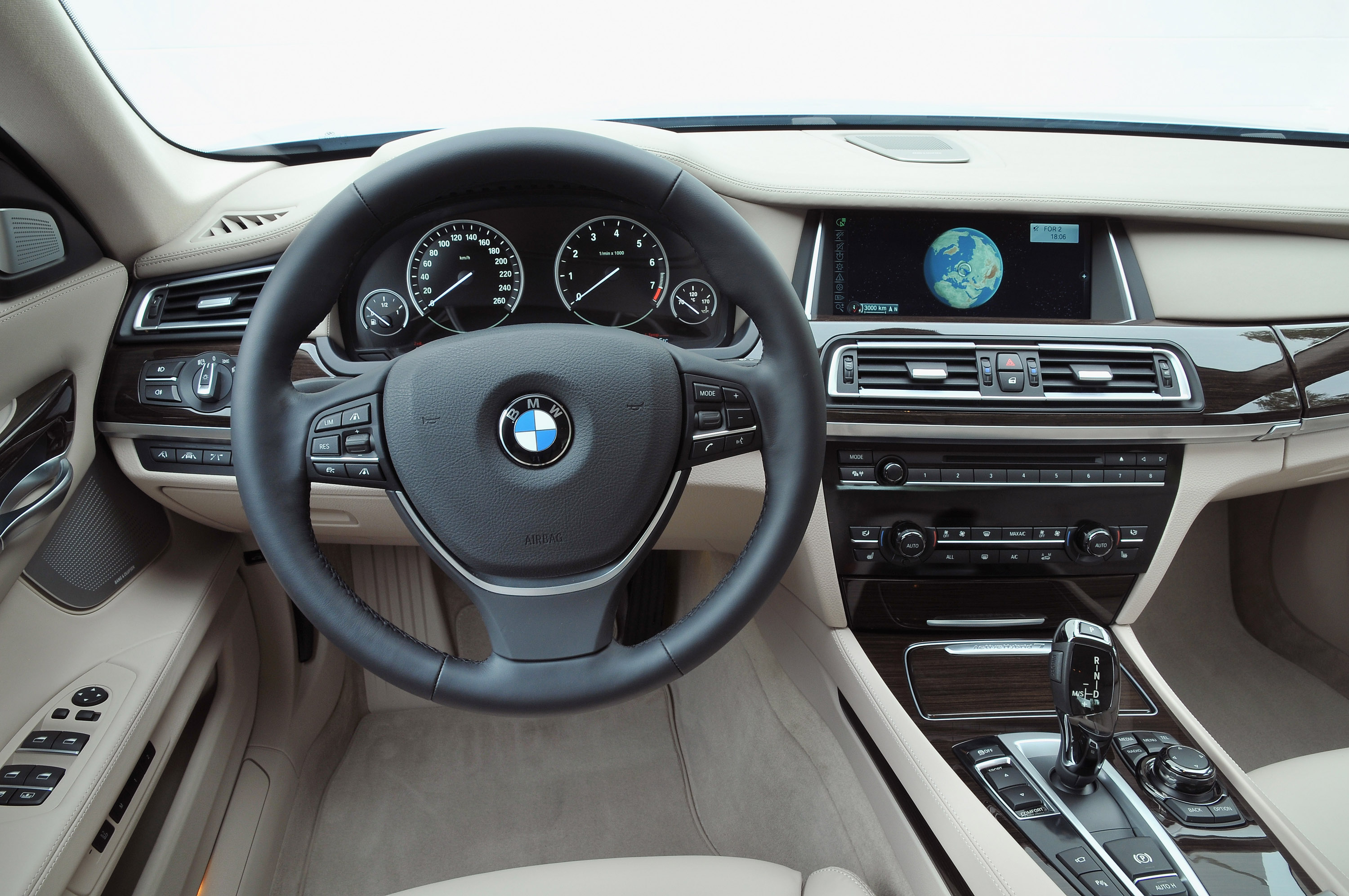 BMW ActiveHybrid 7 photo #20