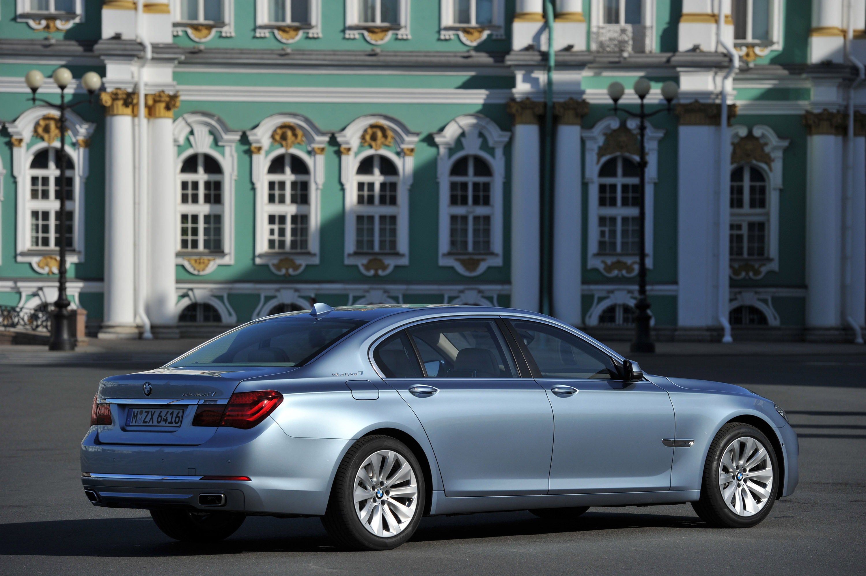 BMW ActiveHybrid 7 photo #26