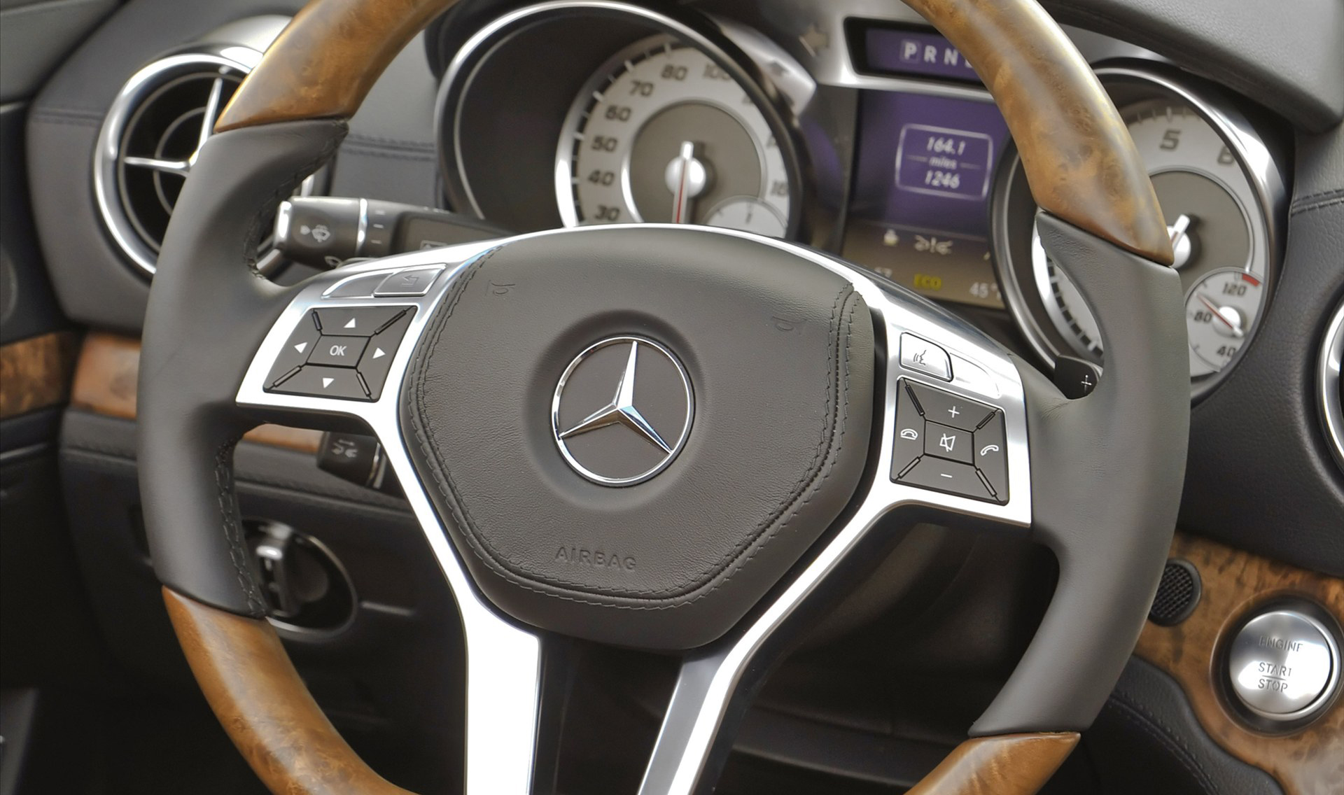 Mercedes-Benz SL550 photo #17