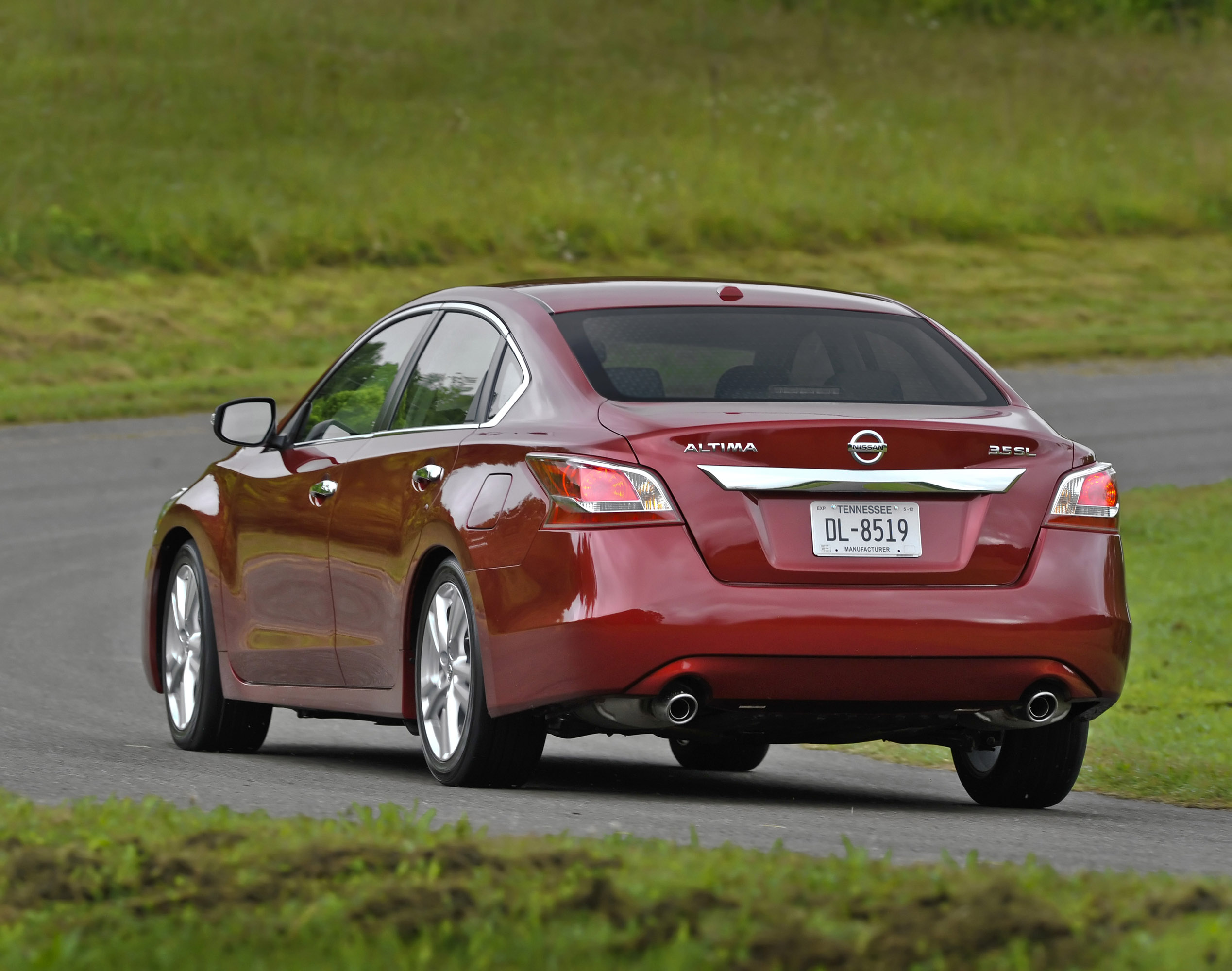 Nissan Altima photo #17