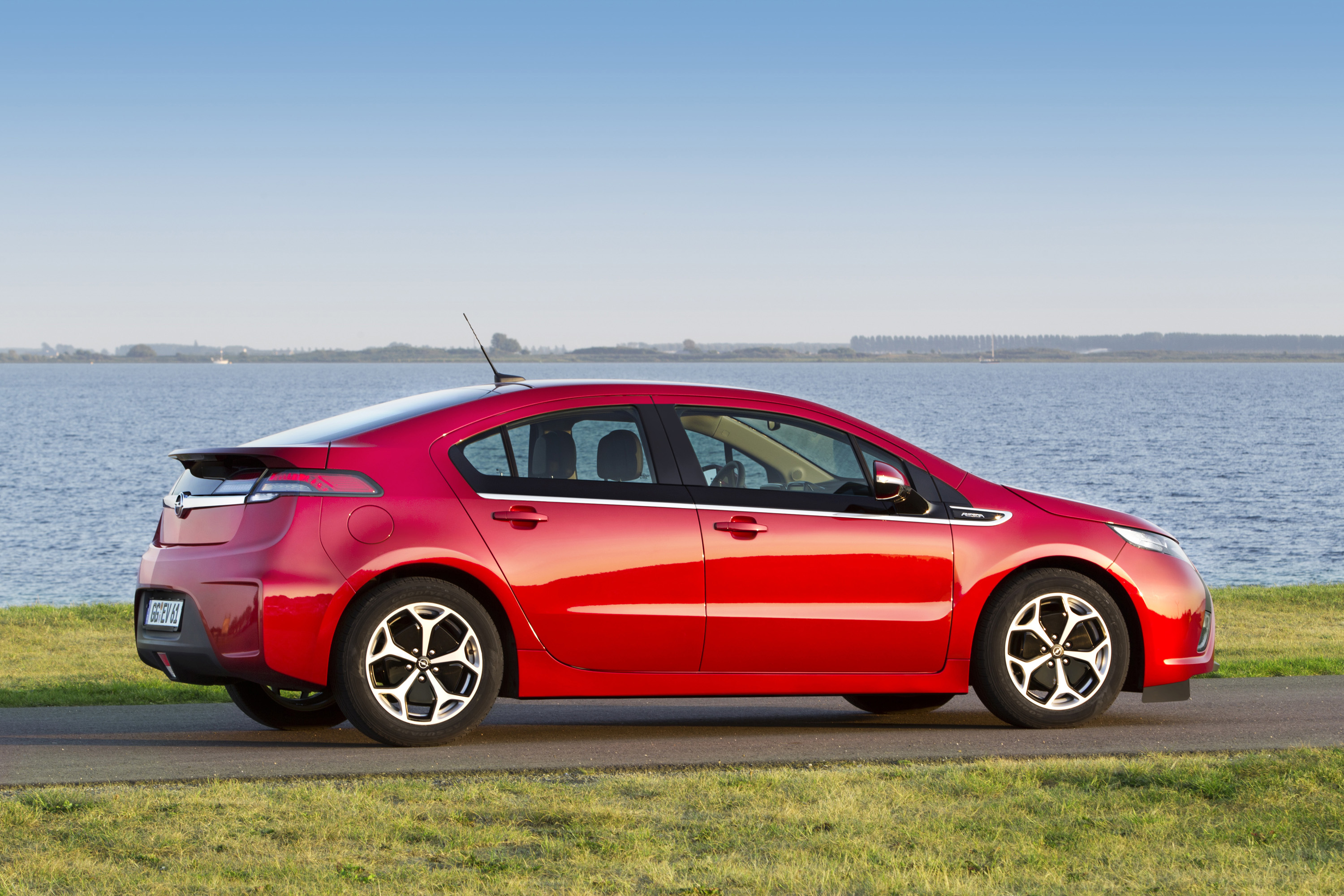 Opel Ampera photo #42