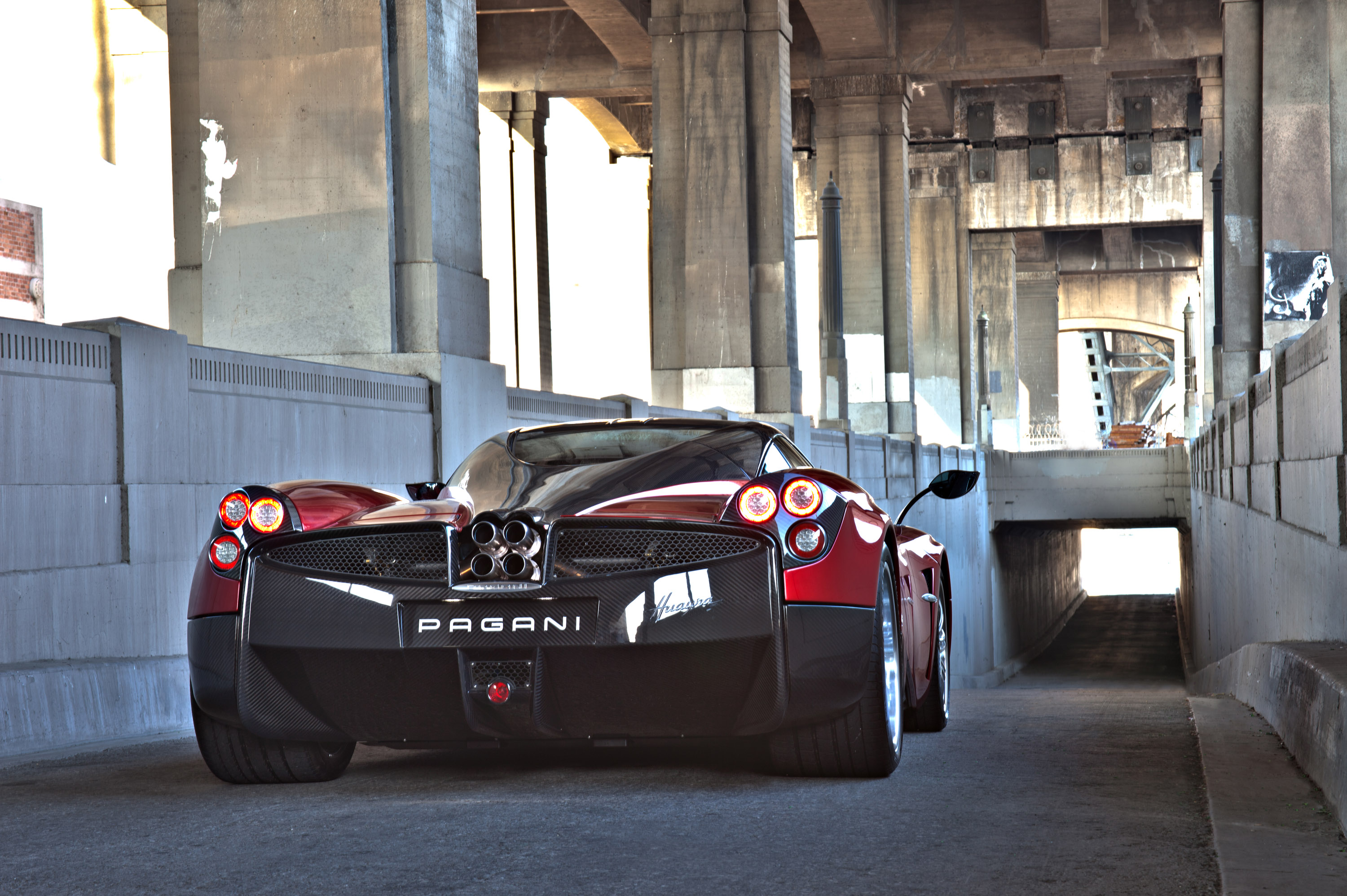 Pagani Huayra photo #26