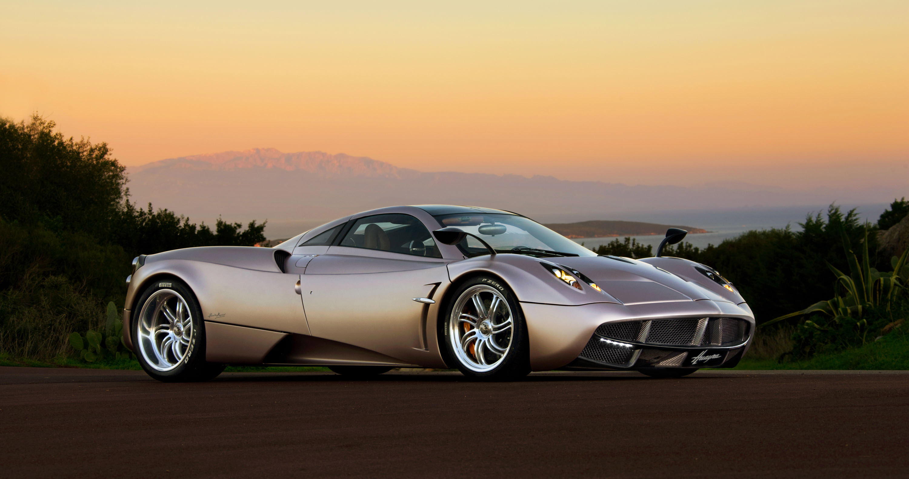 Pagani Huayra photo #30