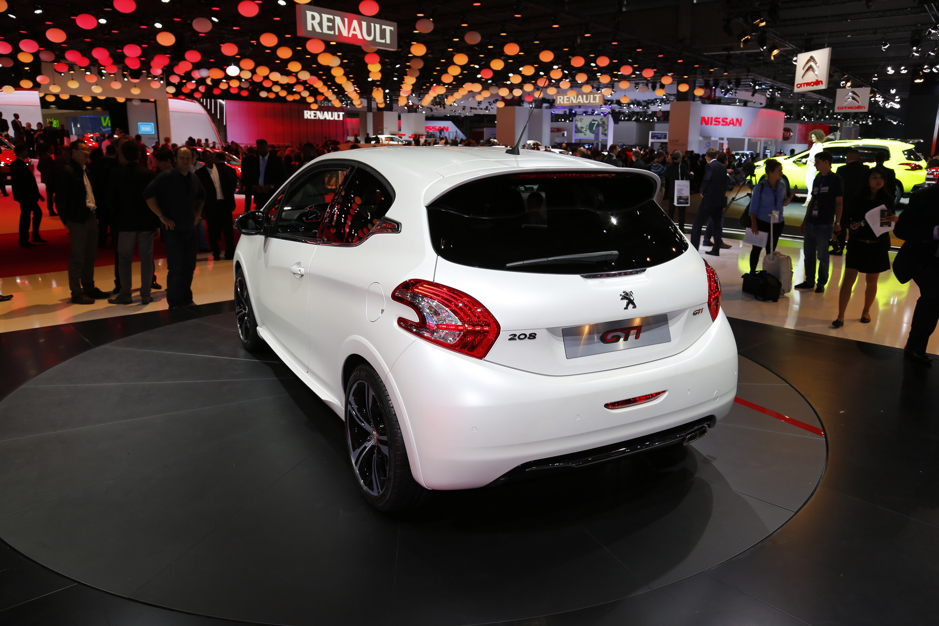 Peugeot 208 GTi photo #16