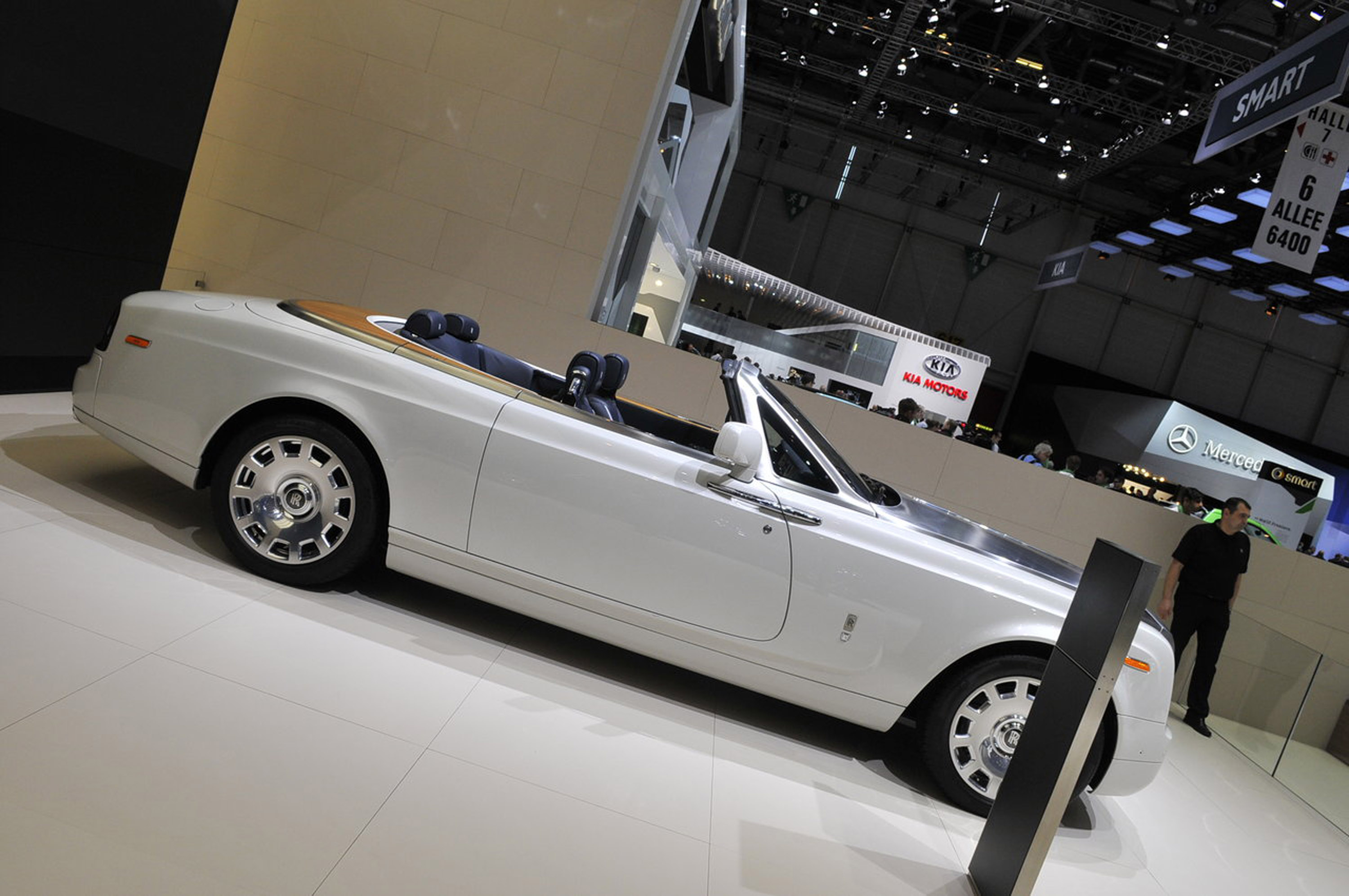 Rolls-Royce Phantom Series II photo #39