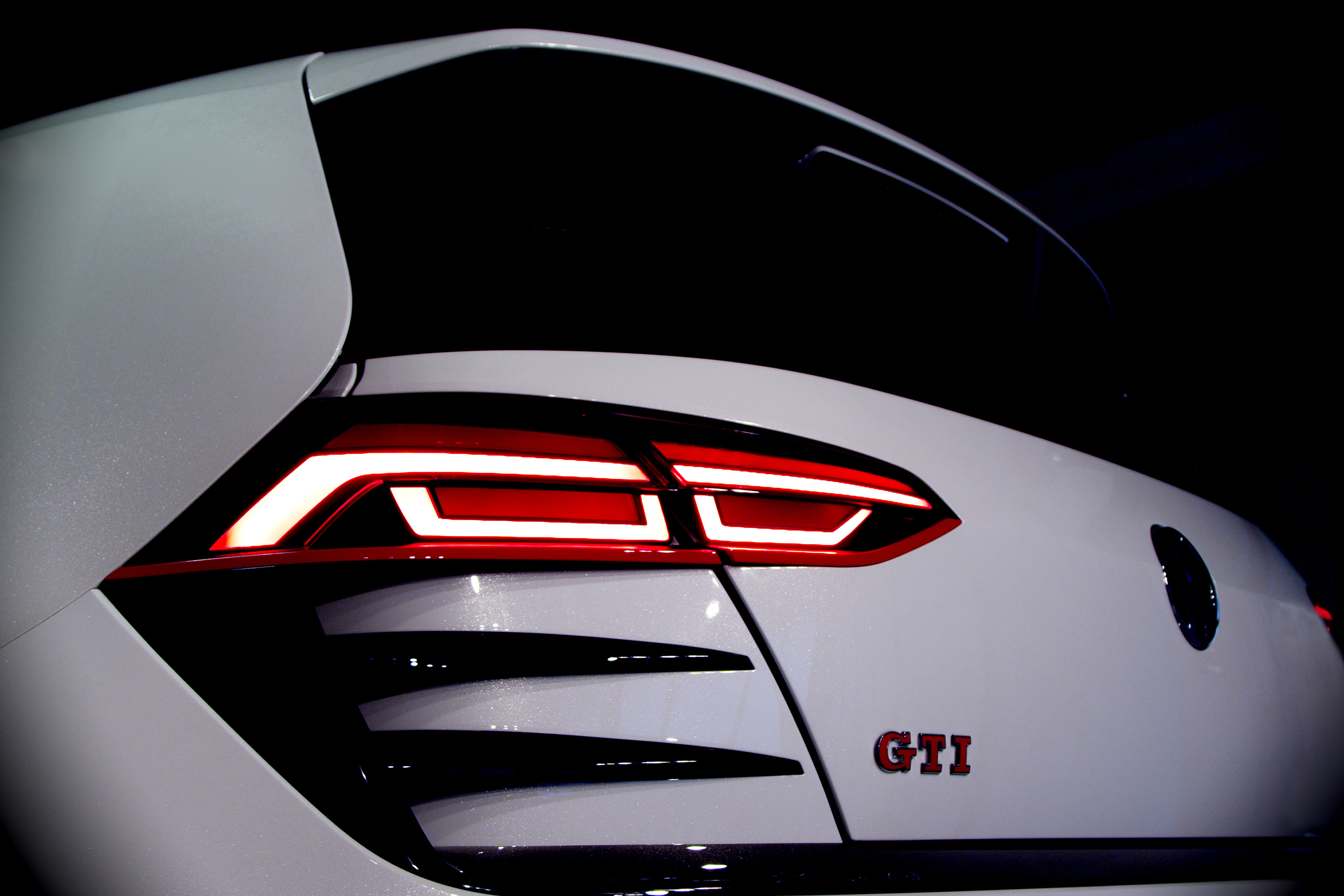 Volkswagen Golf Design Vision GTI photo #36