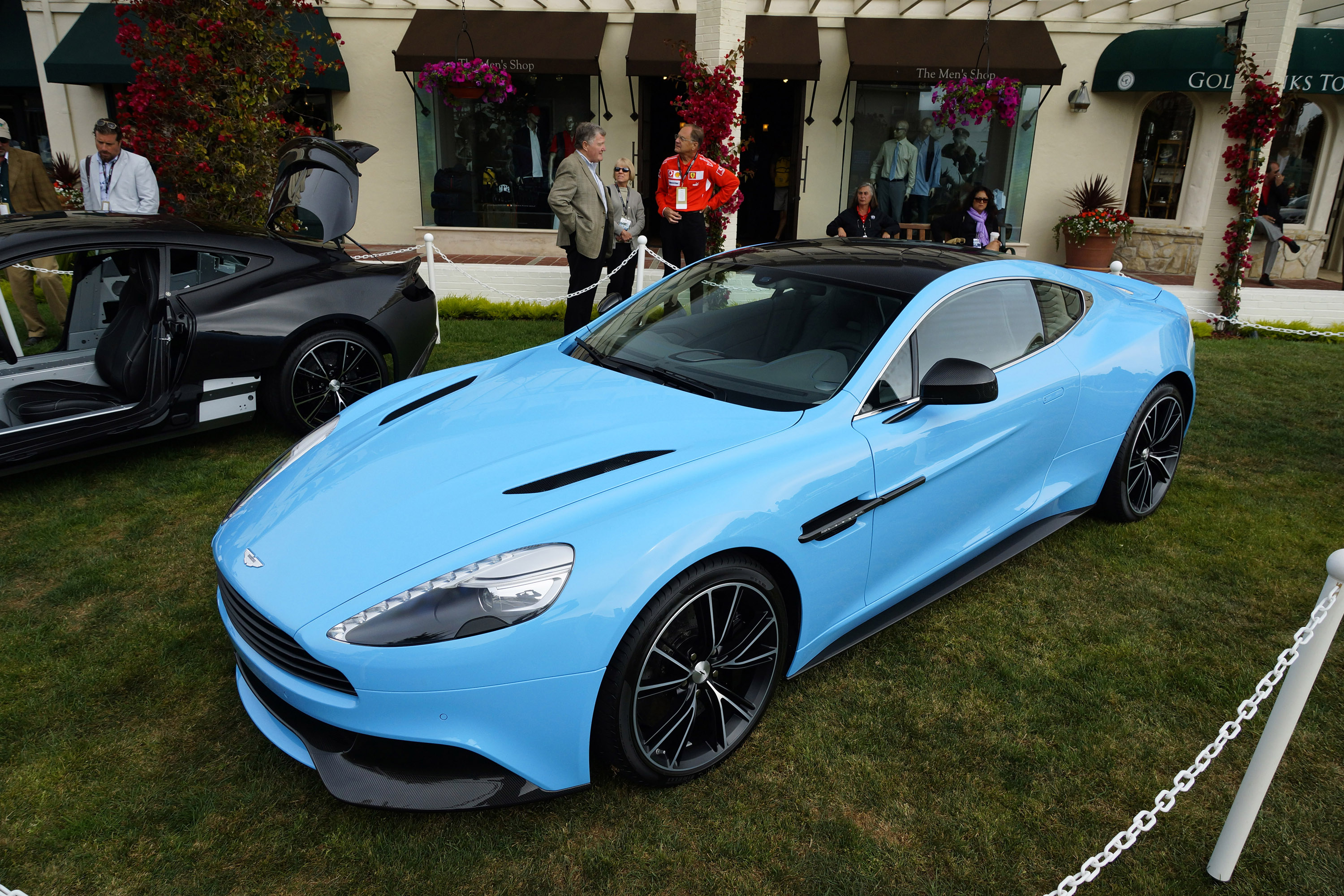 Aston Martin Vanquish photo #18