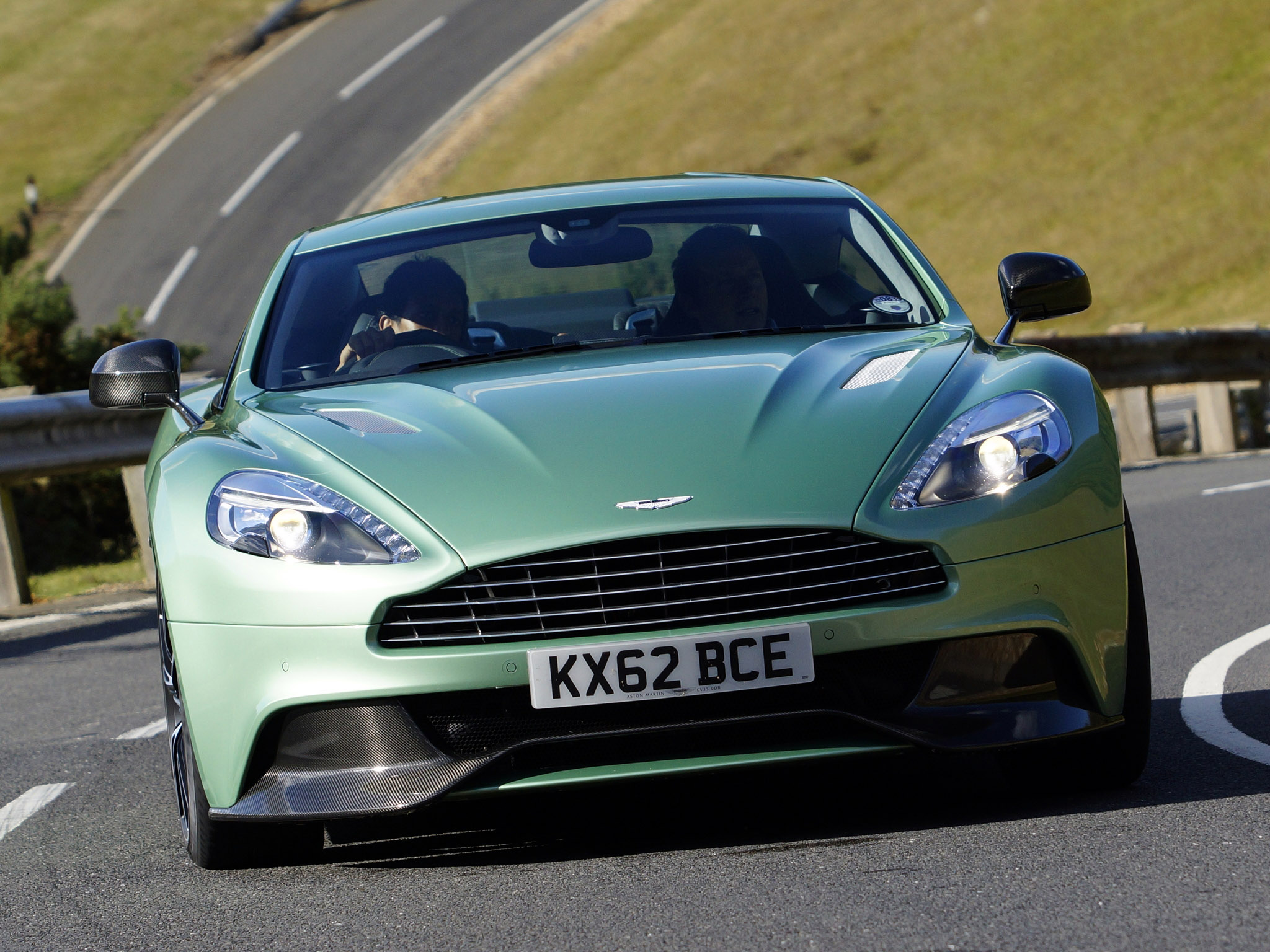 Aston Martin Vanquish photo #20