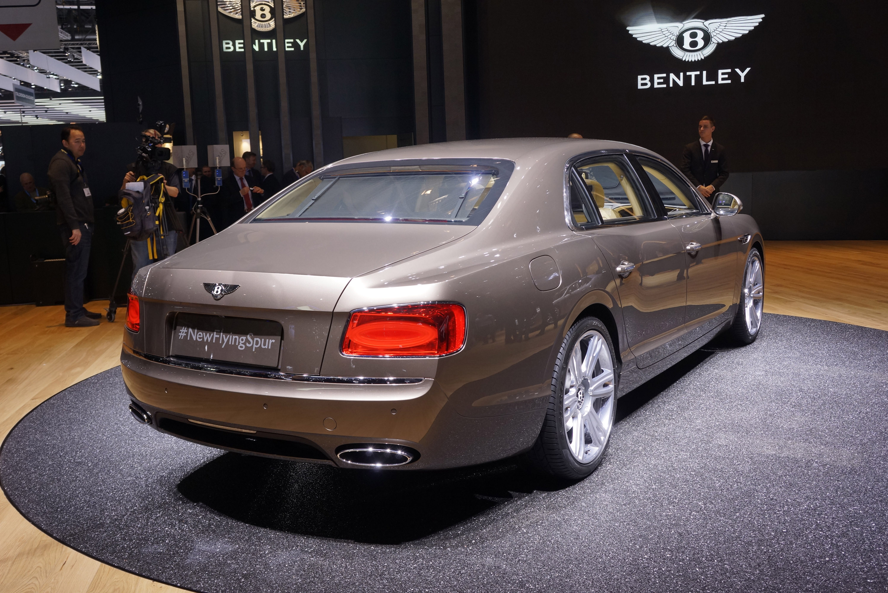 Bentley Flying Spur photo #17