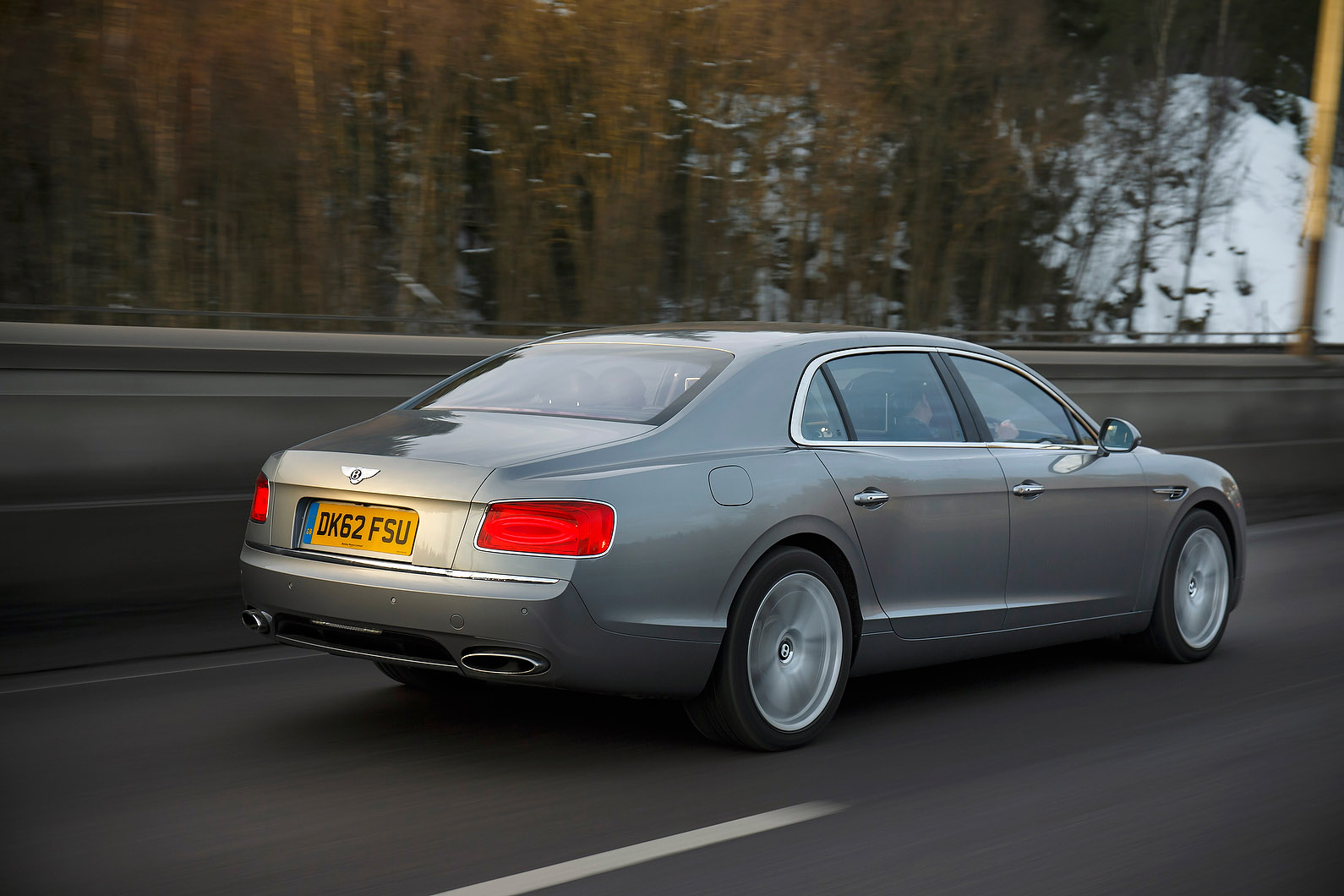 Bentley Flying Spur photo #18