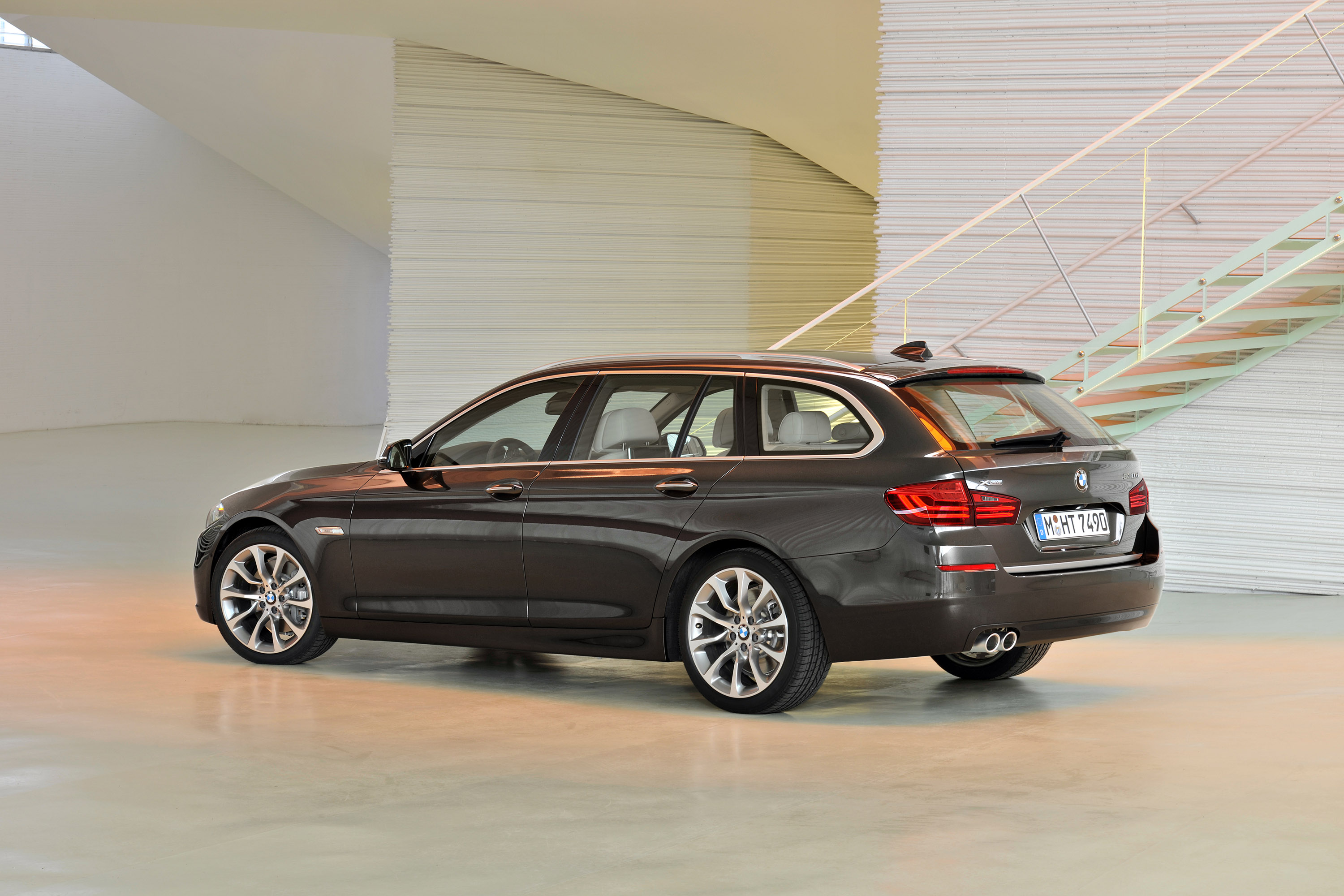 BMW 5-Series photo #84