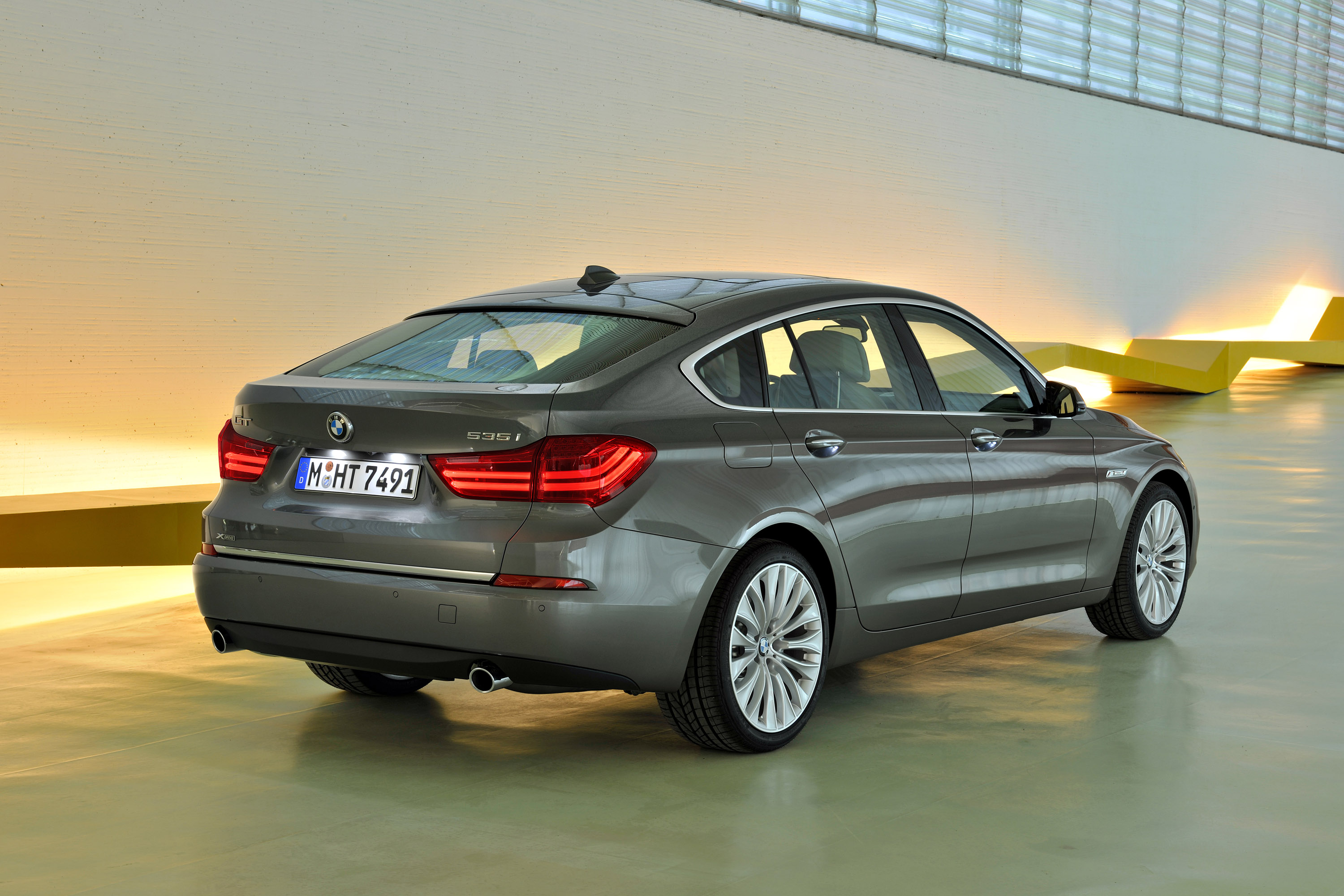 BMW 5-Series photo #89