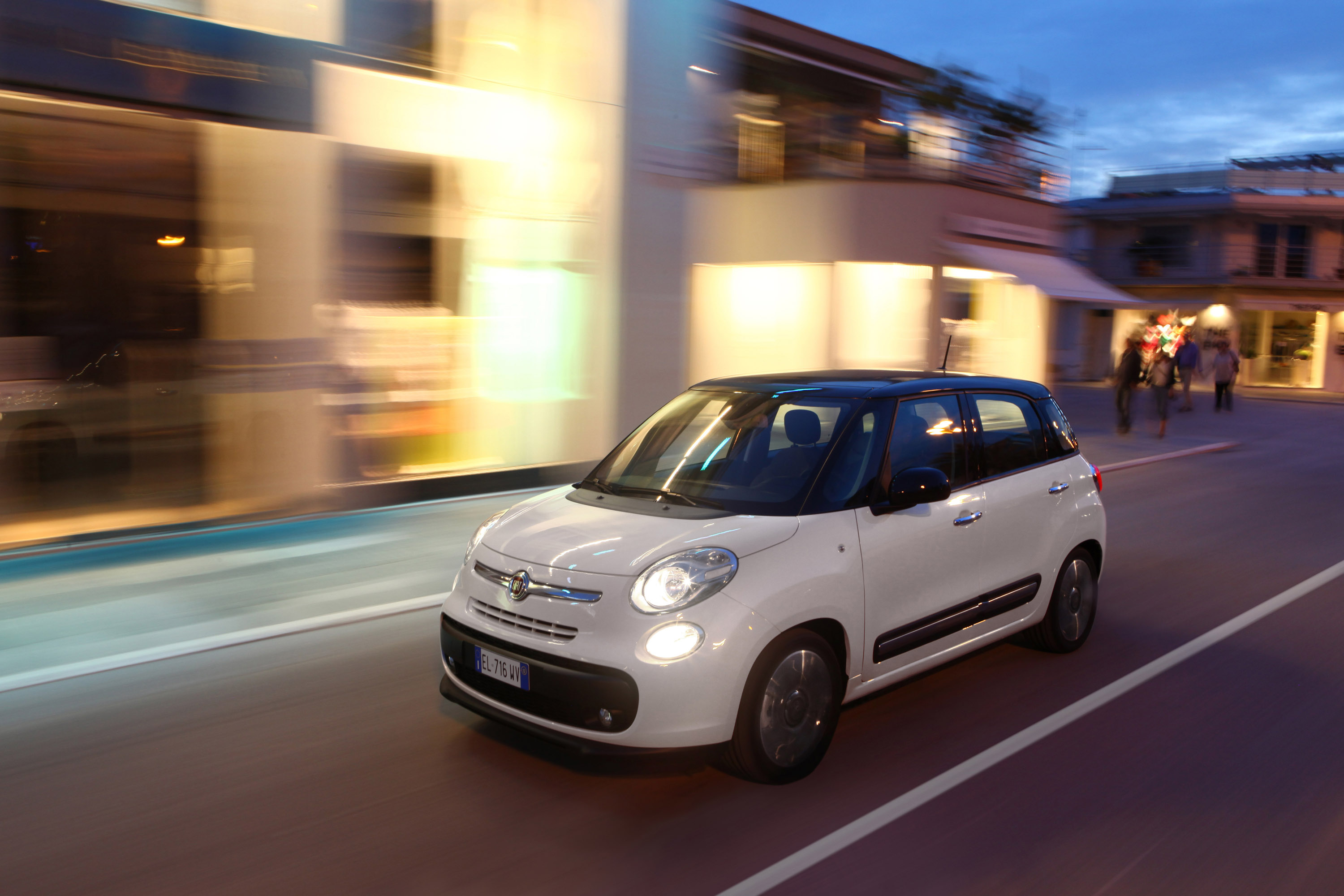 Fiat 500L photo #16