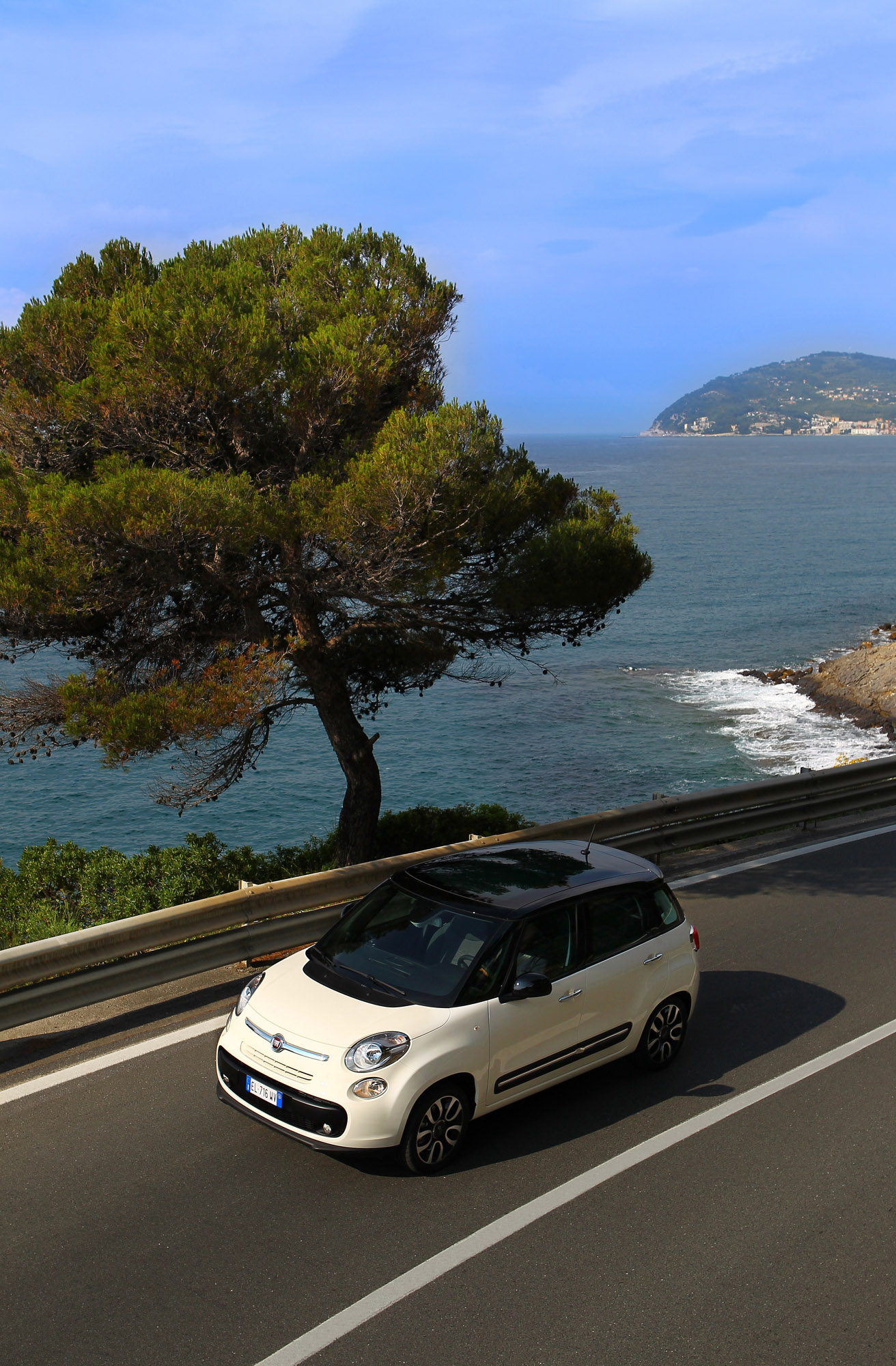 Fiat 500L photo #19