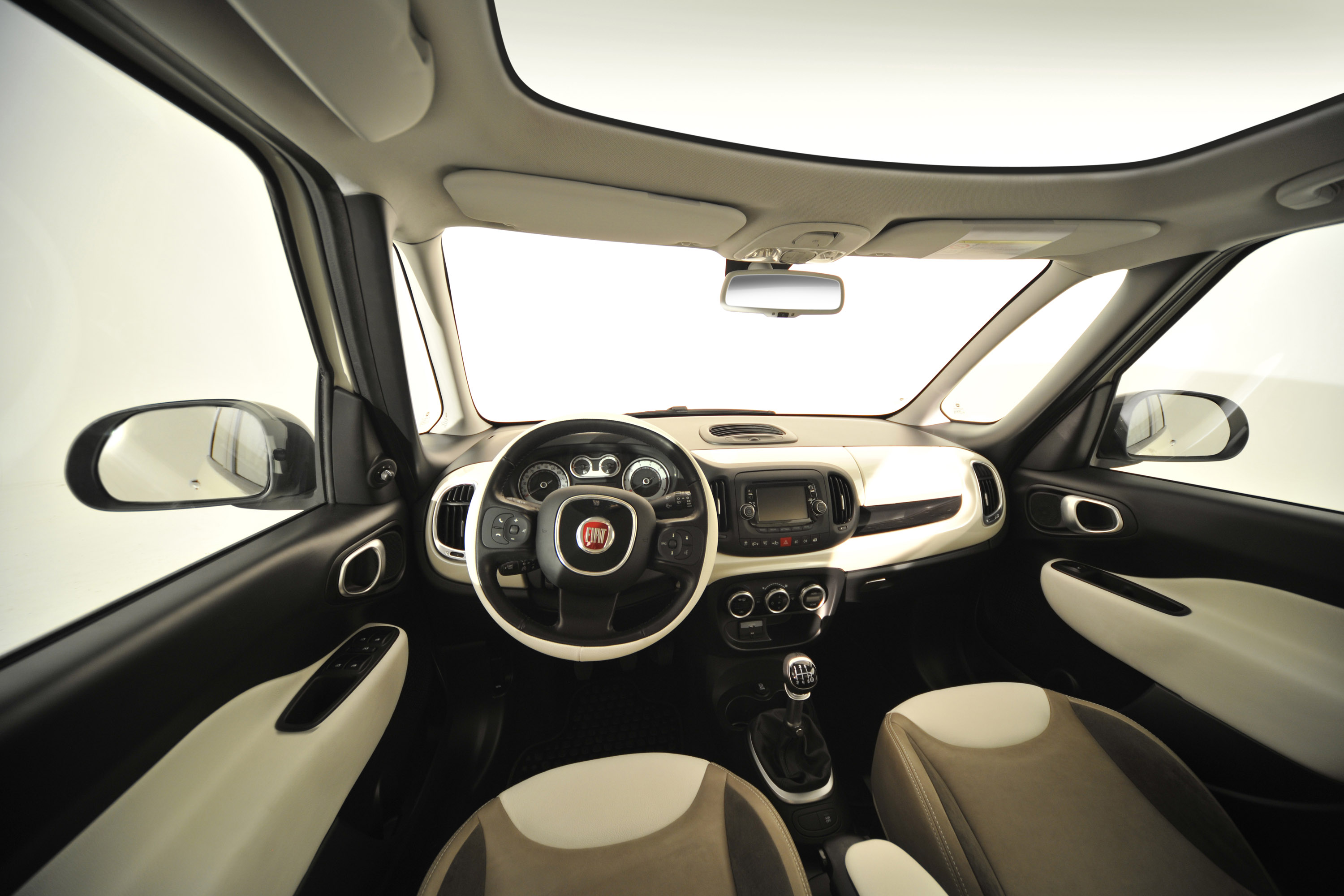 Fiat 500L photo #24