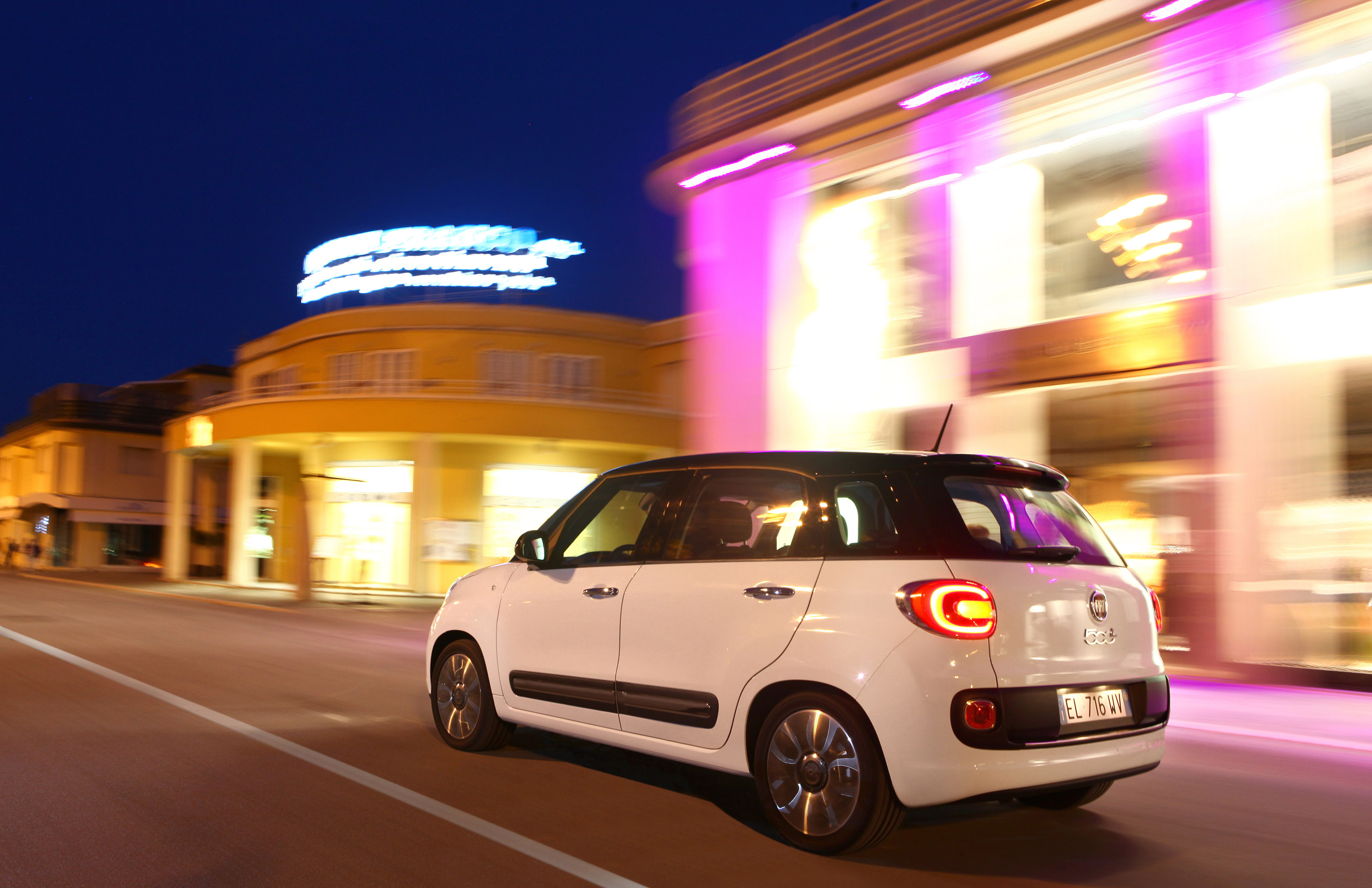 Fiat 500L photo #29