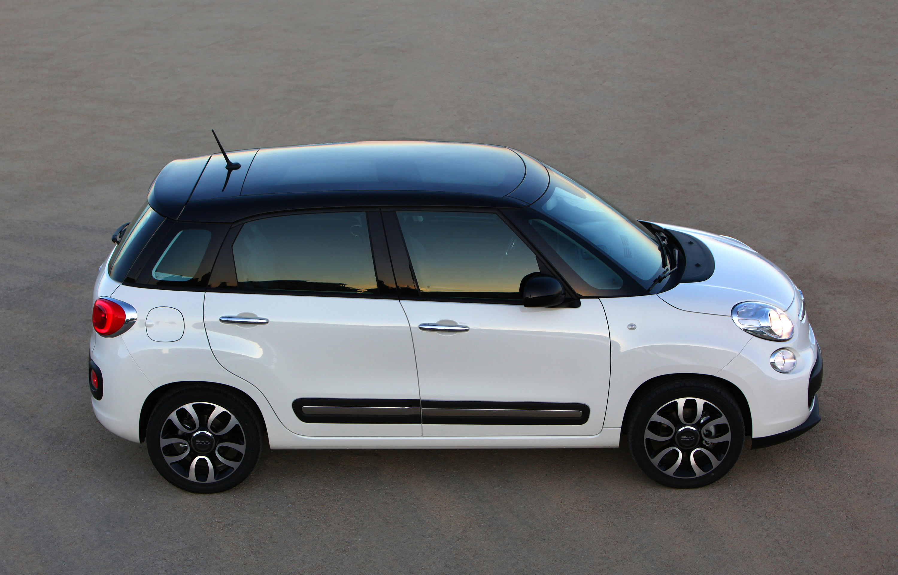 Fiat 500L photo #30